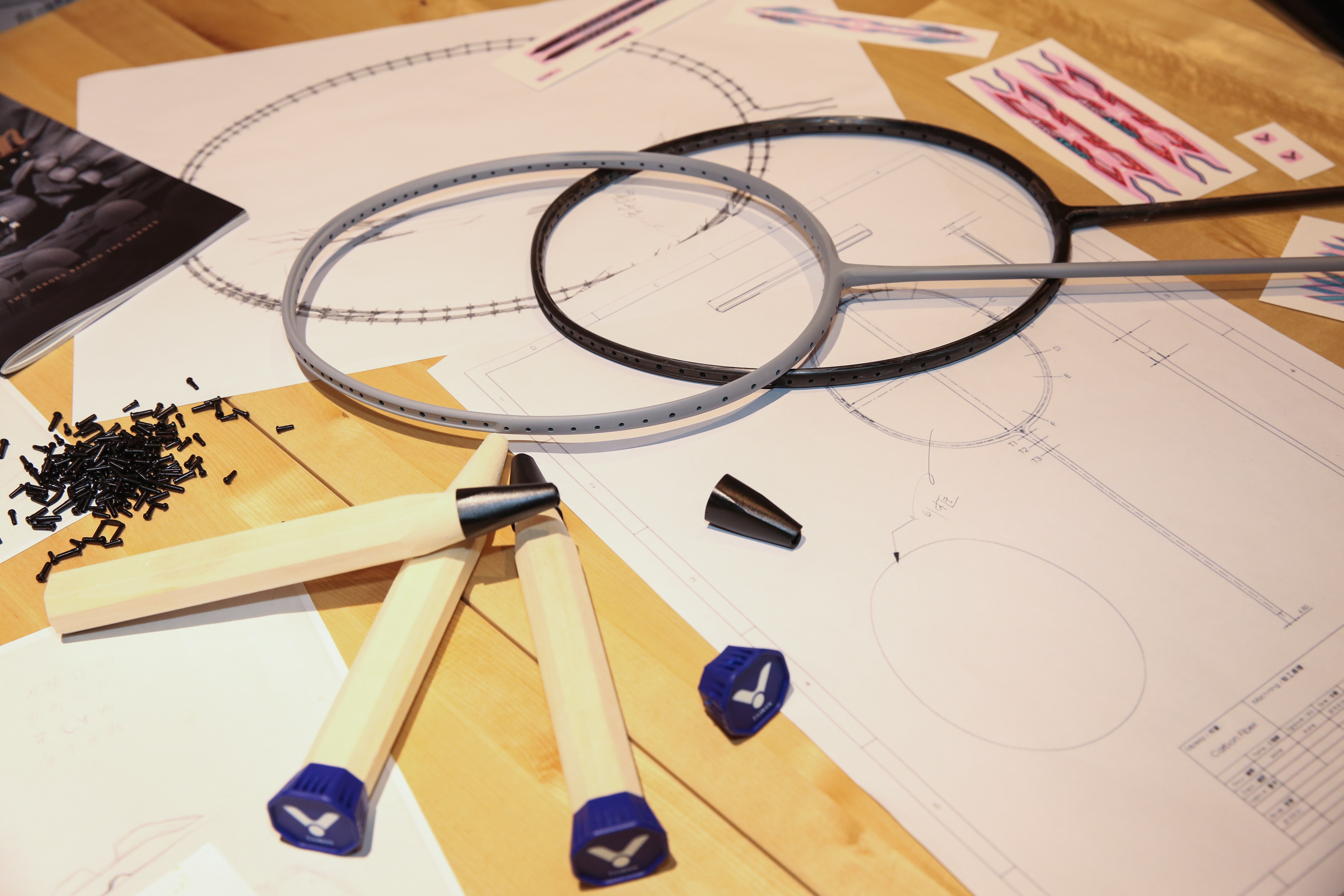 2008年陳庶榮將高端球拍的製作從大陸廠轉回台灣廠,不只提升品質也增加銷售量。