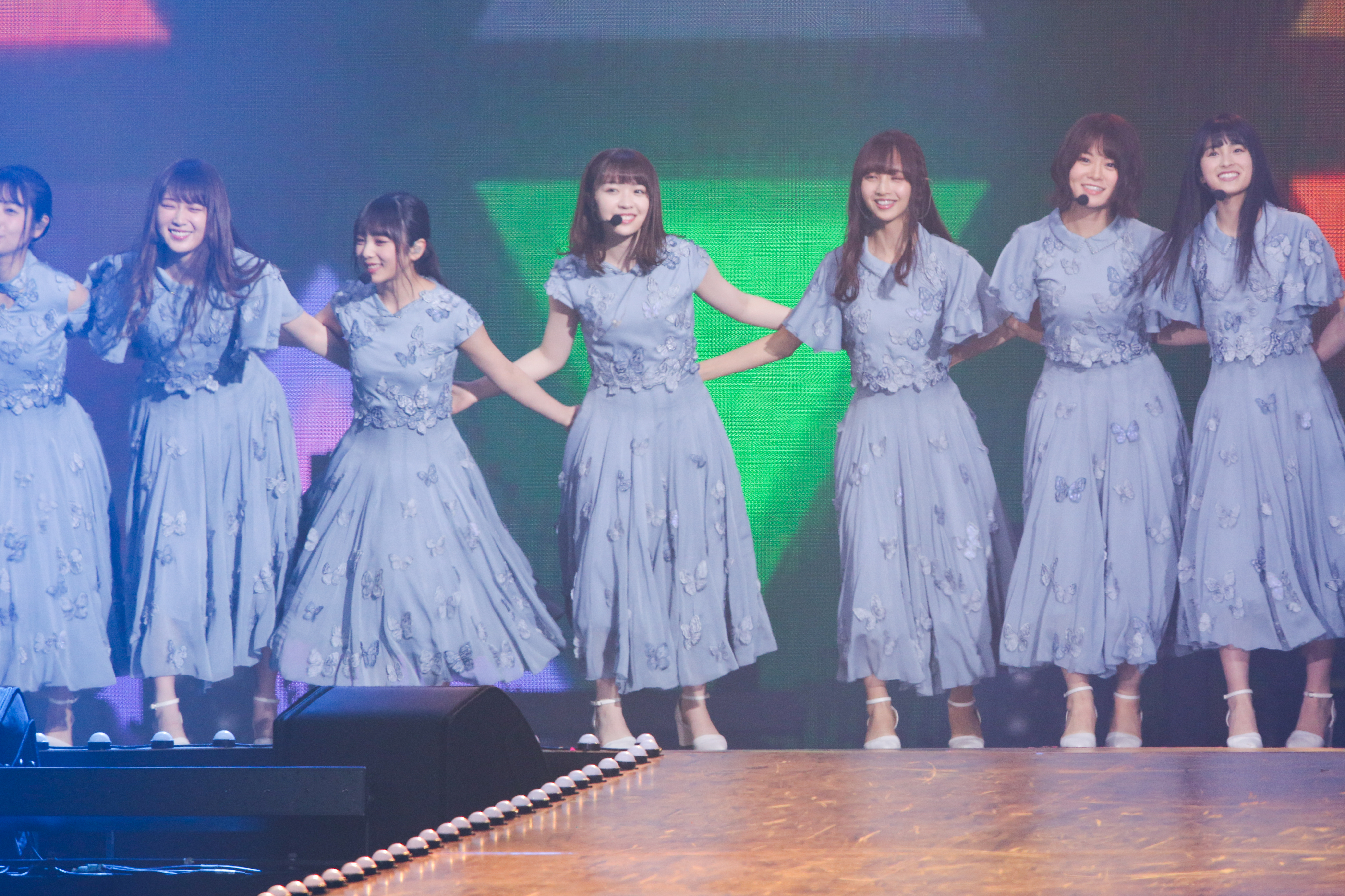 乃木坂46一共來了20位成員上台表演，帶來2首耳熟能詳的歌曲，炒熱全場。