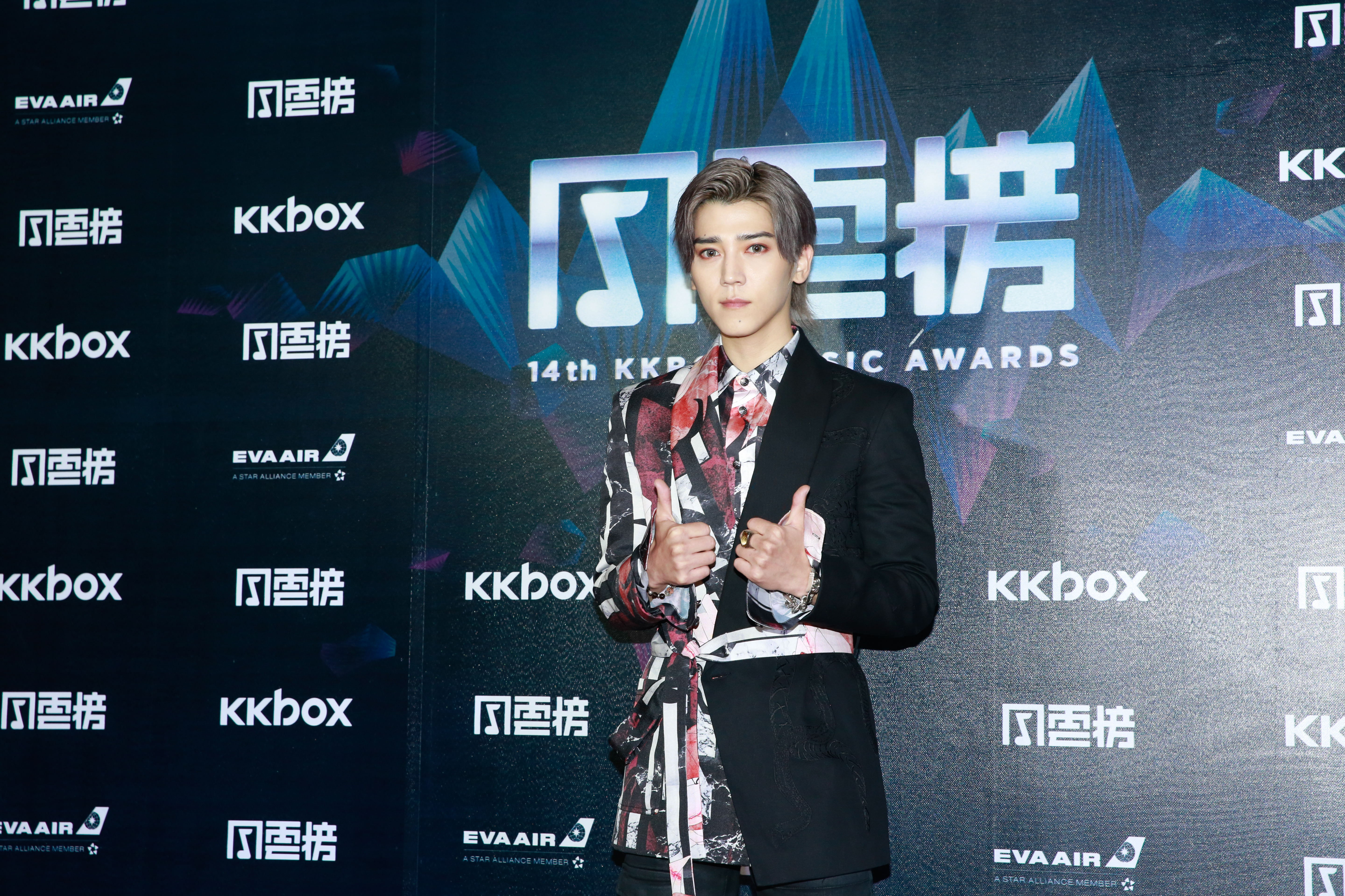 Bii畢書盡第五度登上KKBOX風雲榜舞台，透露新專輯正在籌備中。