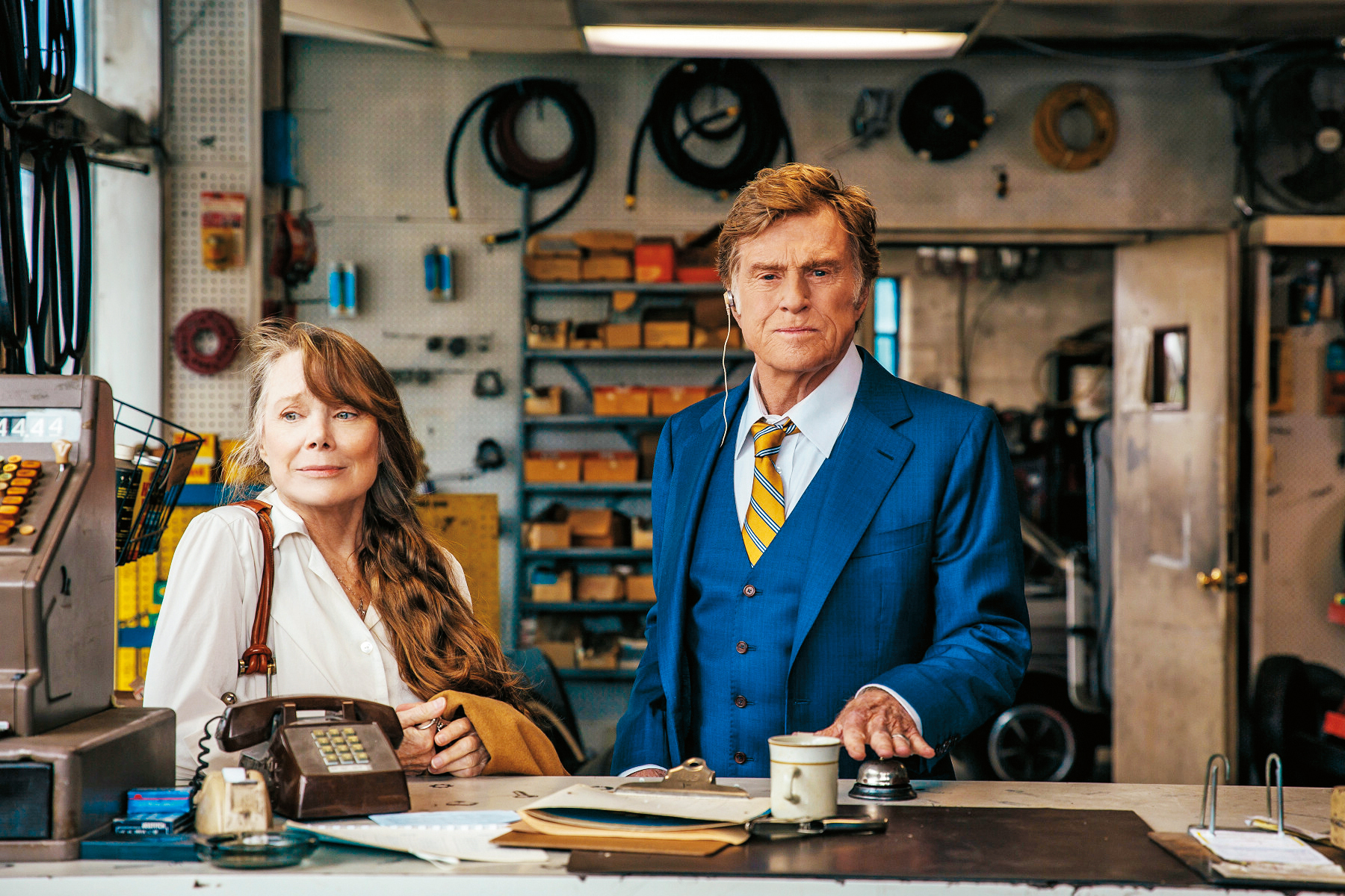 勞勃瑞福（右）與西西史派克相識超過半世紀才首度合作，西西史派克更笑稱自己被對方電到七葷八素。（采昌提供）