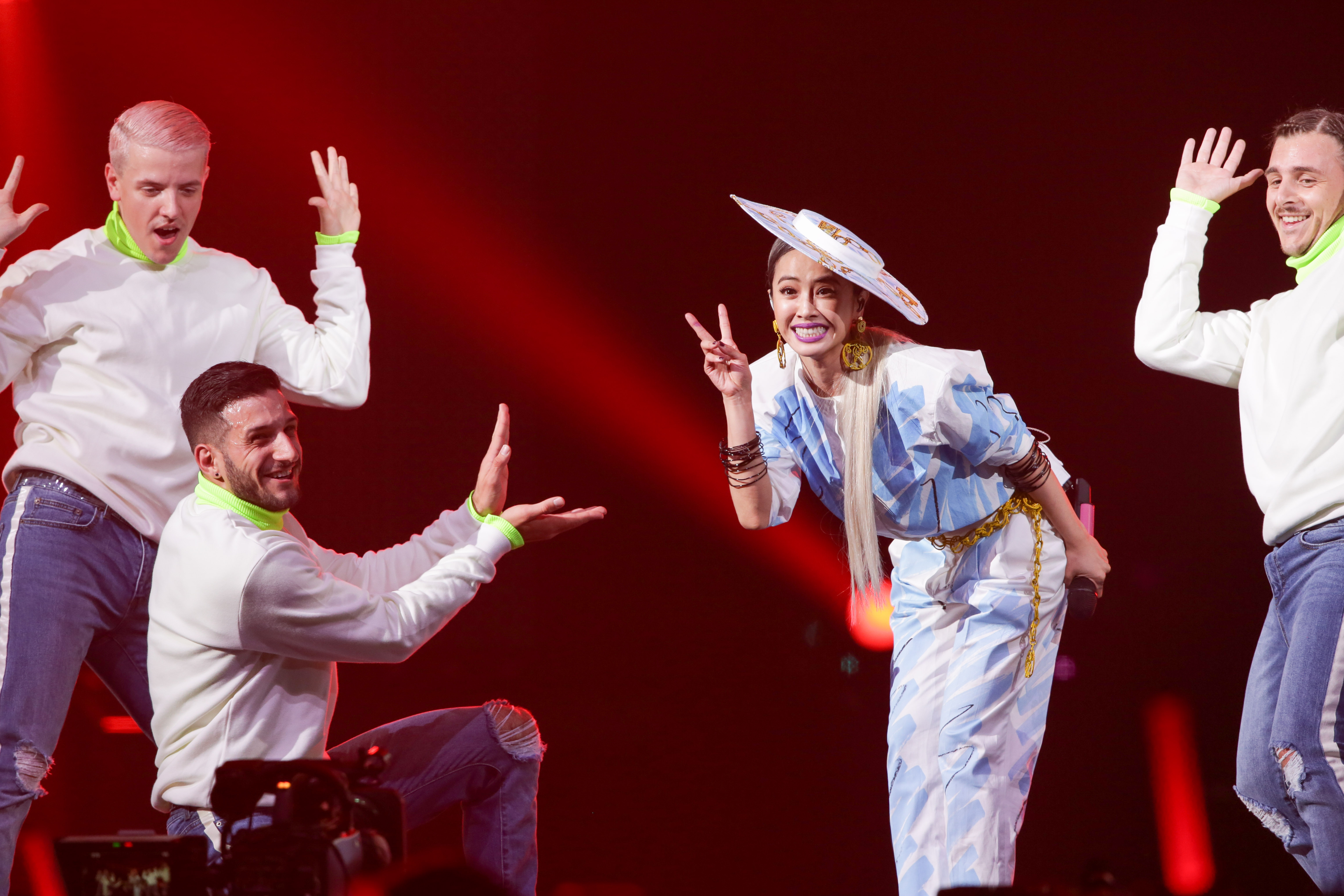 蔡依林的新歌〈腦公〉舞步首次亮相，逗趣可愛。