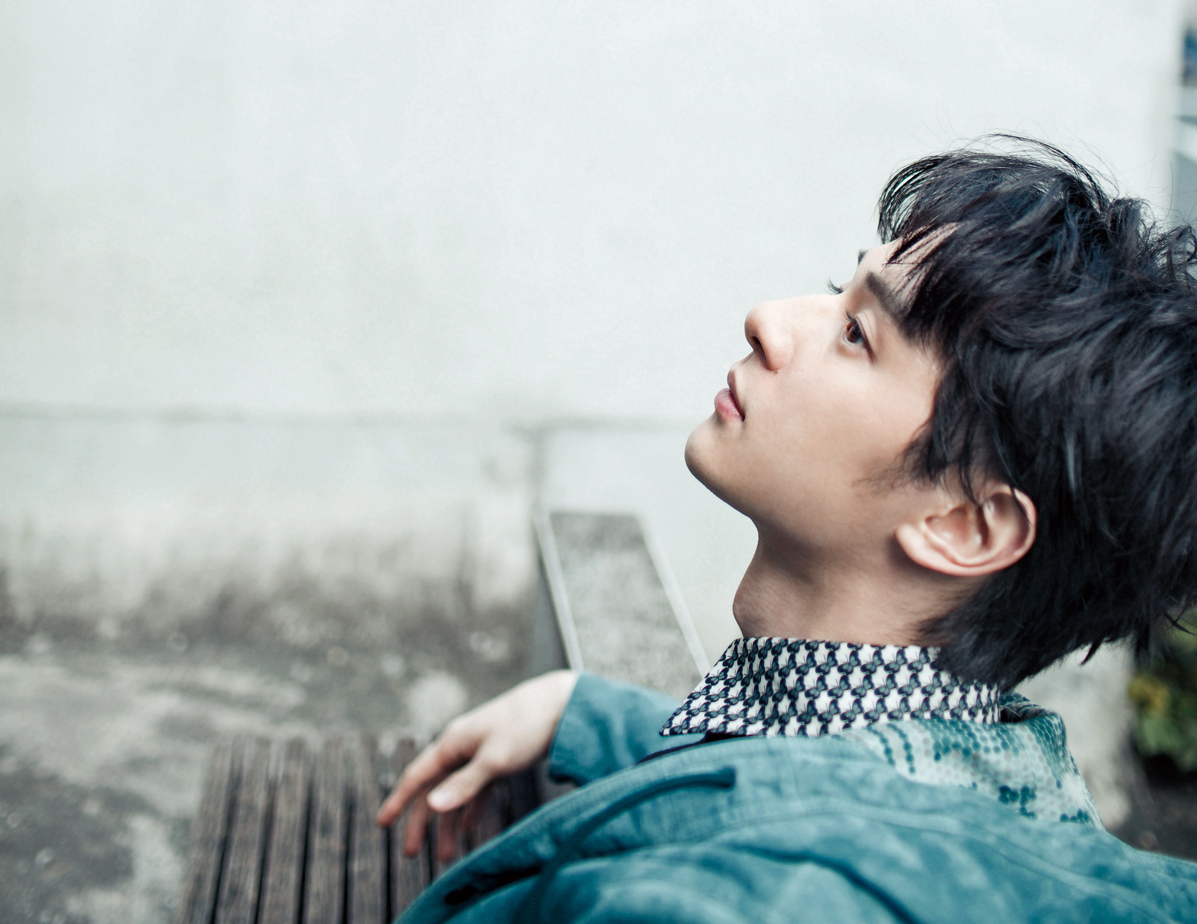 去年入圍金鐘，張軒睿卻說不能想太多。「我是一個想太多就會綁手綁腳的人，會覺得這地方是不是做得不夠好？因為我常常會對自己的表演沒有自信。」