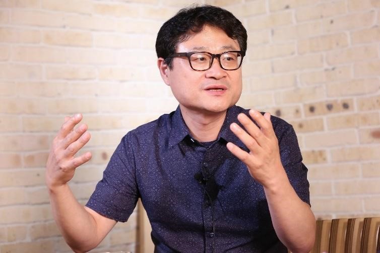 韓國名編劇申東益表示，受《魚》名導姜帝圭影響甚深。