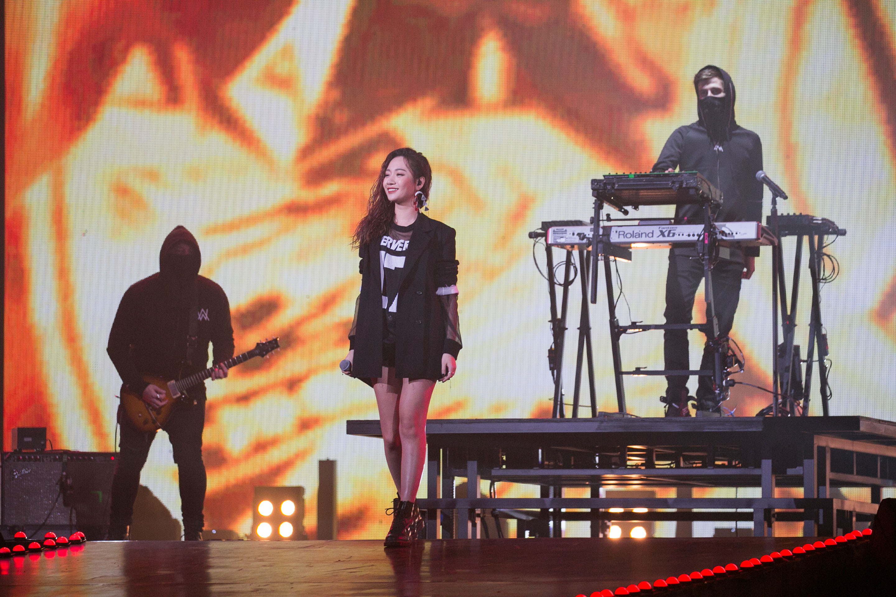 Julia吳卓源參與第14屆「KKBOX風雲榜」演出，首次站上小巨蛋舞台。（華風數位提供）