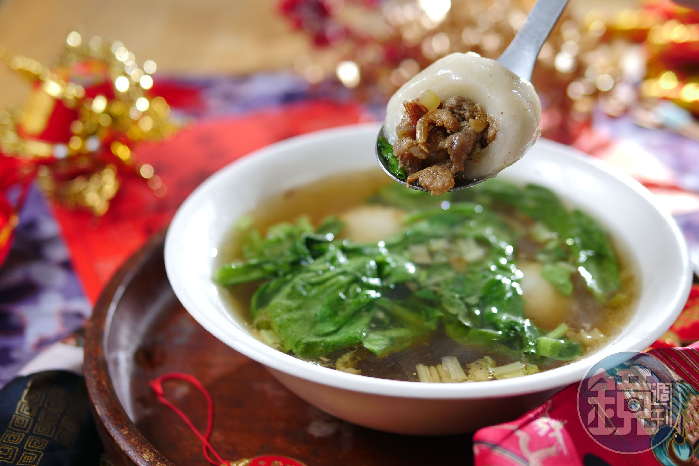 咬開「鹹肉湯圓」，肉餡鮮香一湧而出。（70元／碗）
