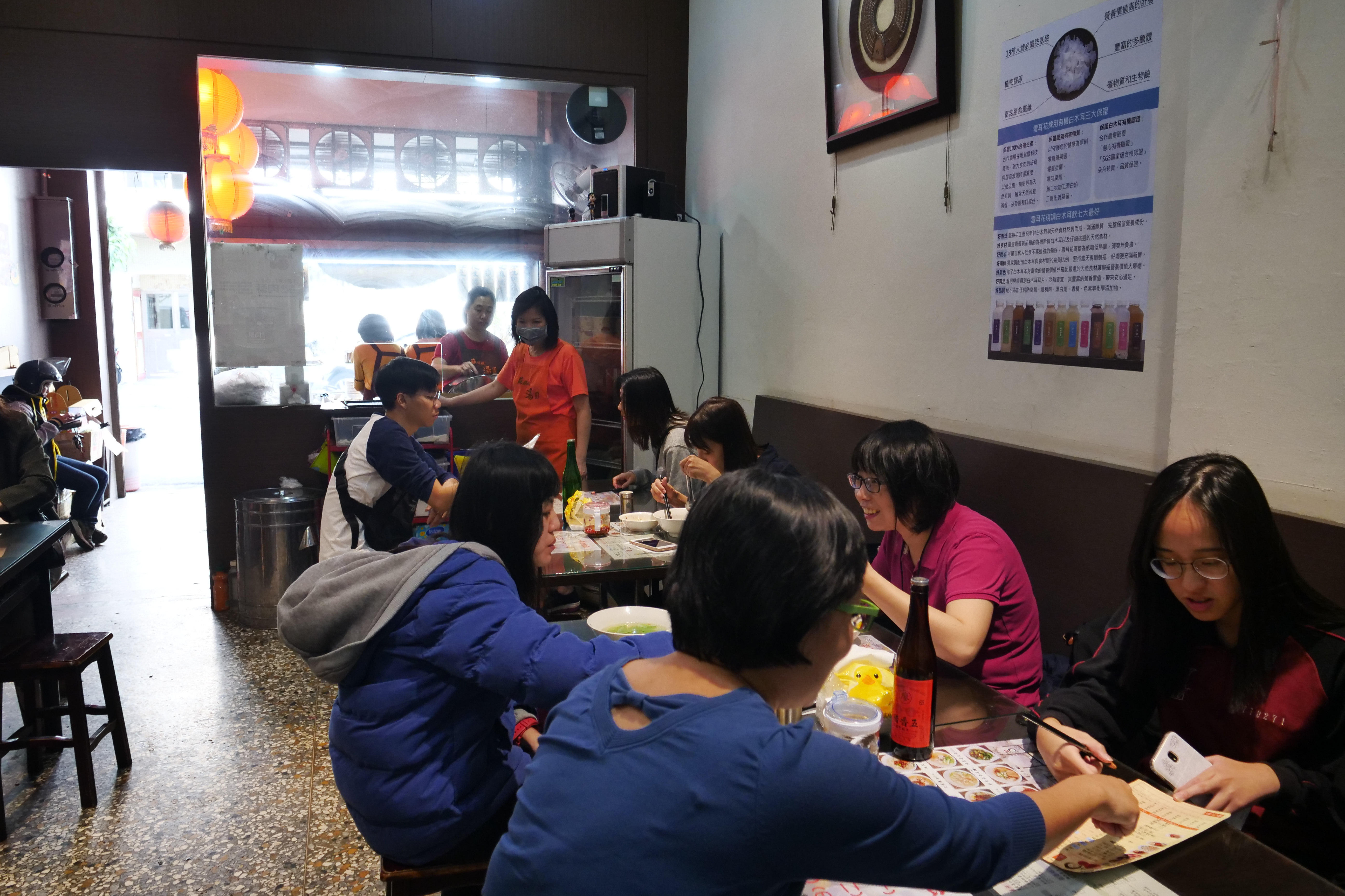 有鐵粉客人支持的「蘇媽媽台中店」，用餐時段常常滿座。