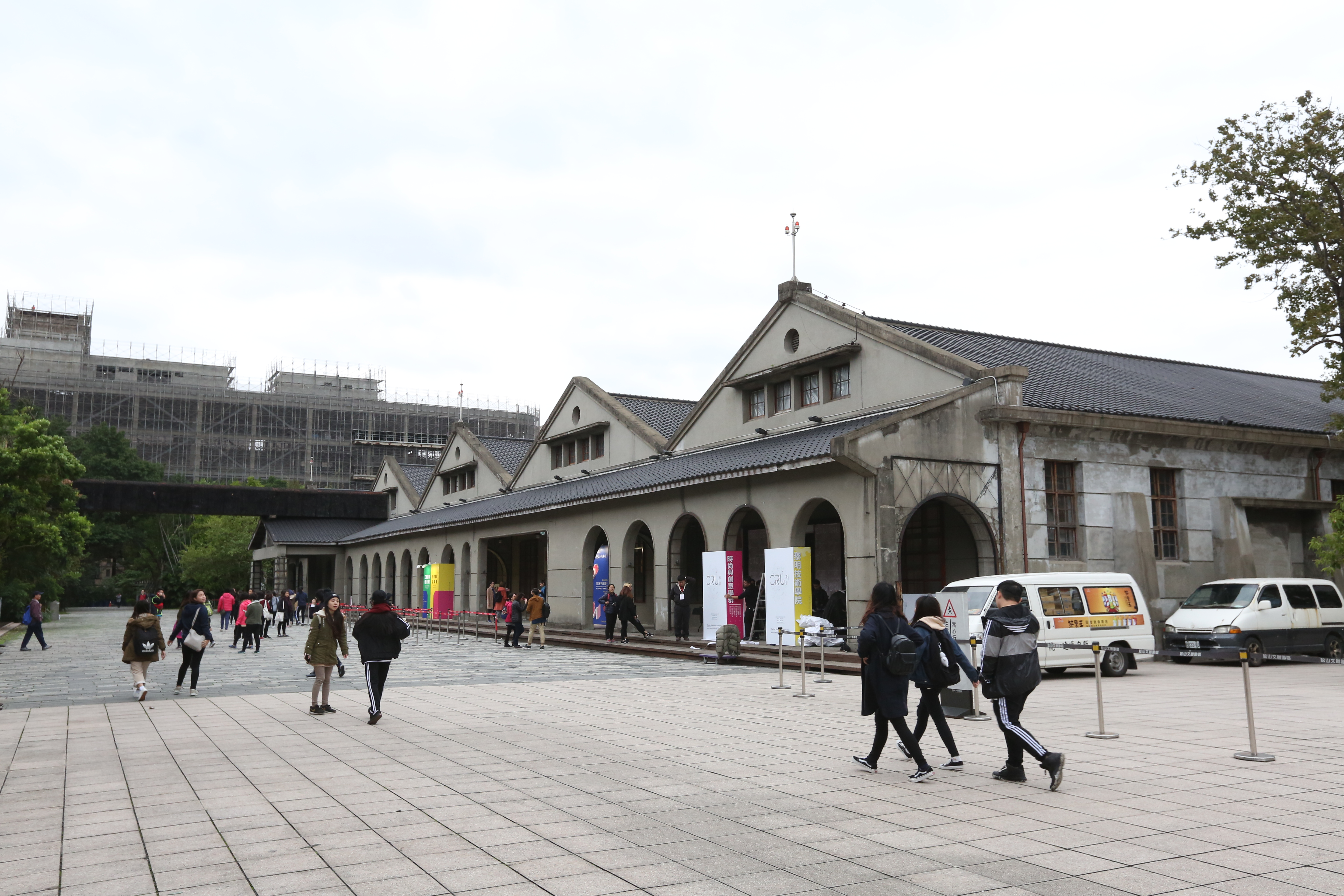 最受觀光客歡迎的熱門景點由松山文創園區奪冠。