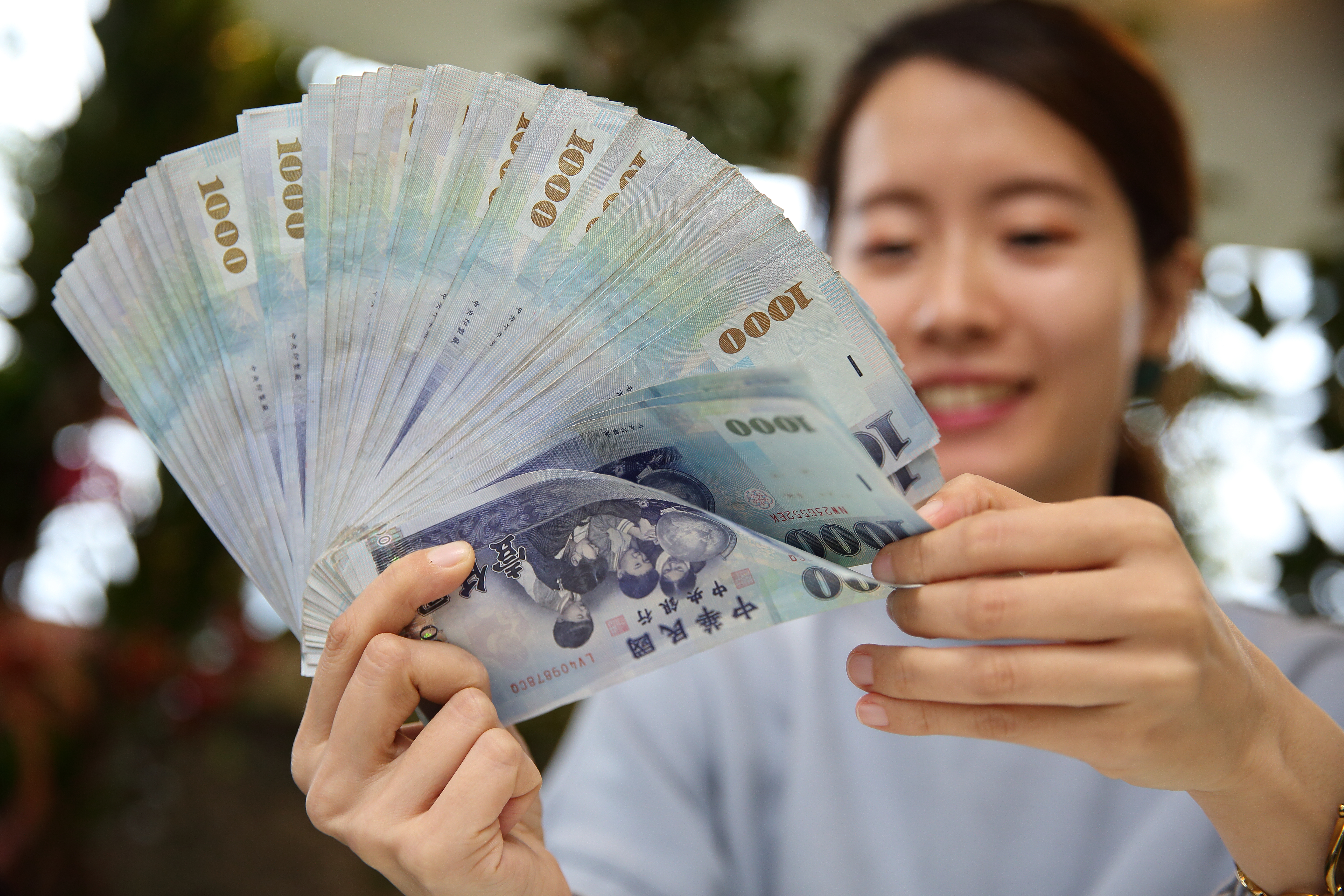 命理大師詹惟中表示，金豬年是否極泰來、數鈔票的好年。