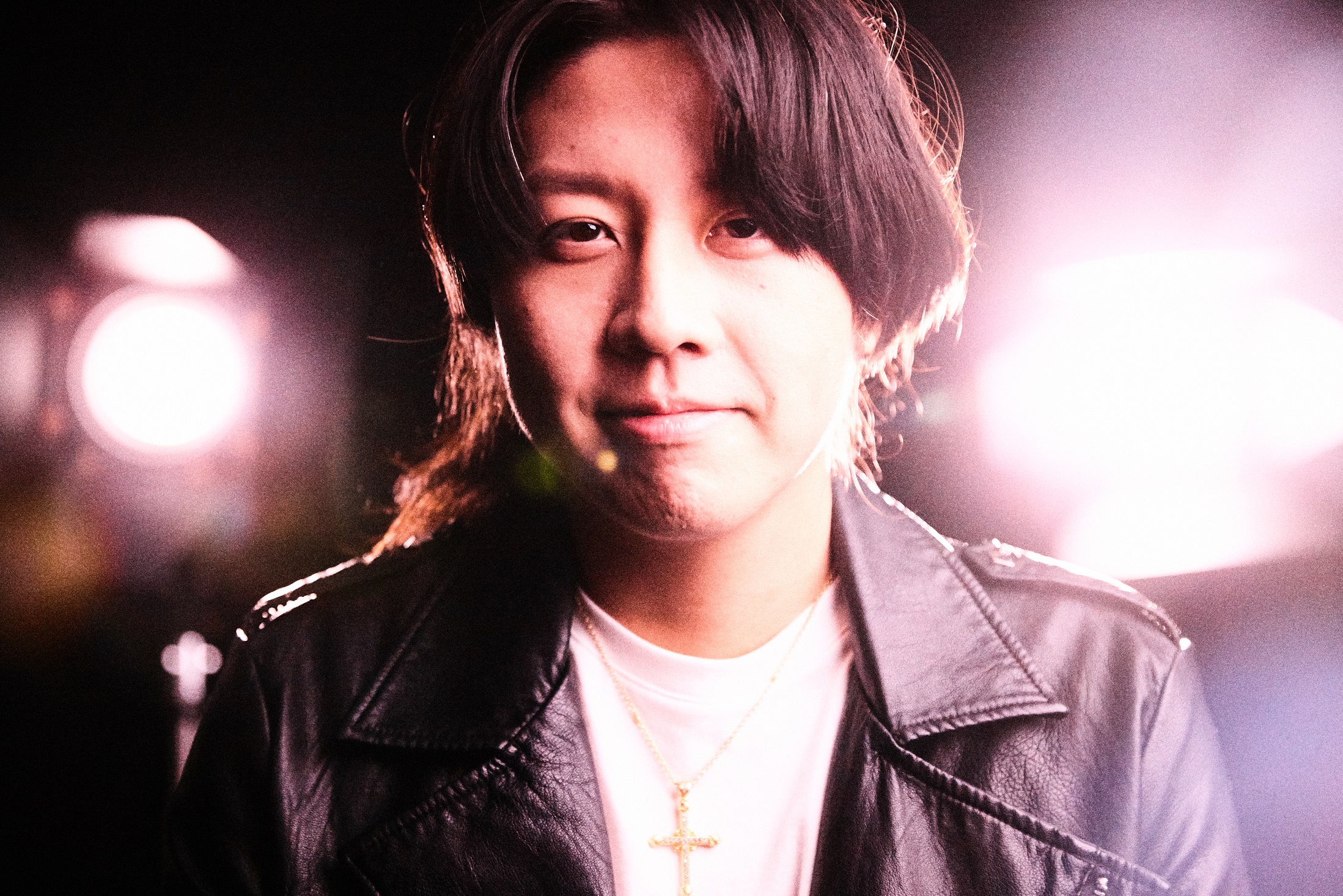 新人夏道倪推出單曲〈媽媽〉，紀念過世的慈祥母親，也幫自己走出傷痛。（上海啟動音樂提供）