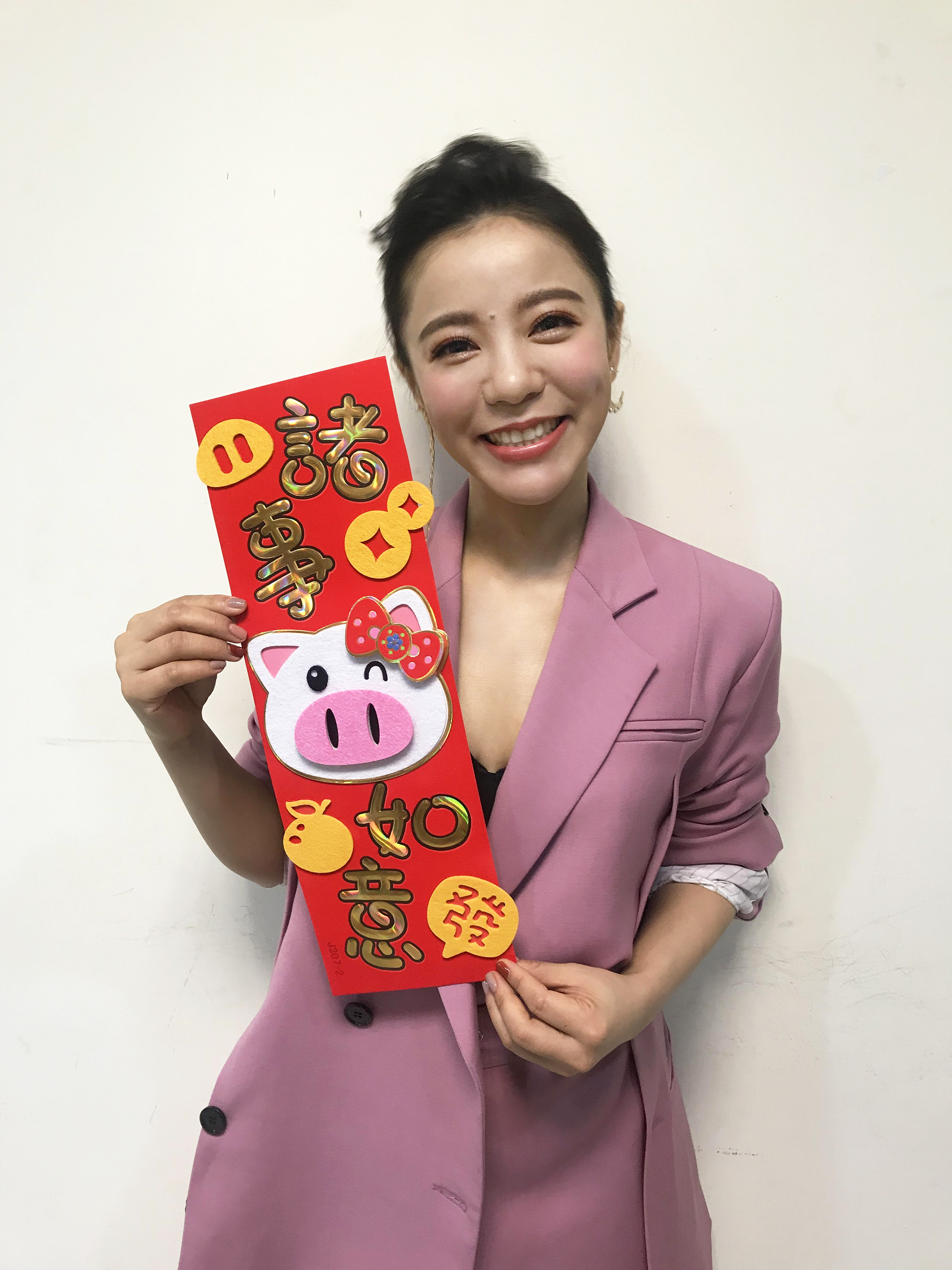 農曆年《搭錯車》將在加拿大演出,丁噹提前跟家人過年。(相信音樂提供)