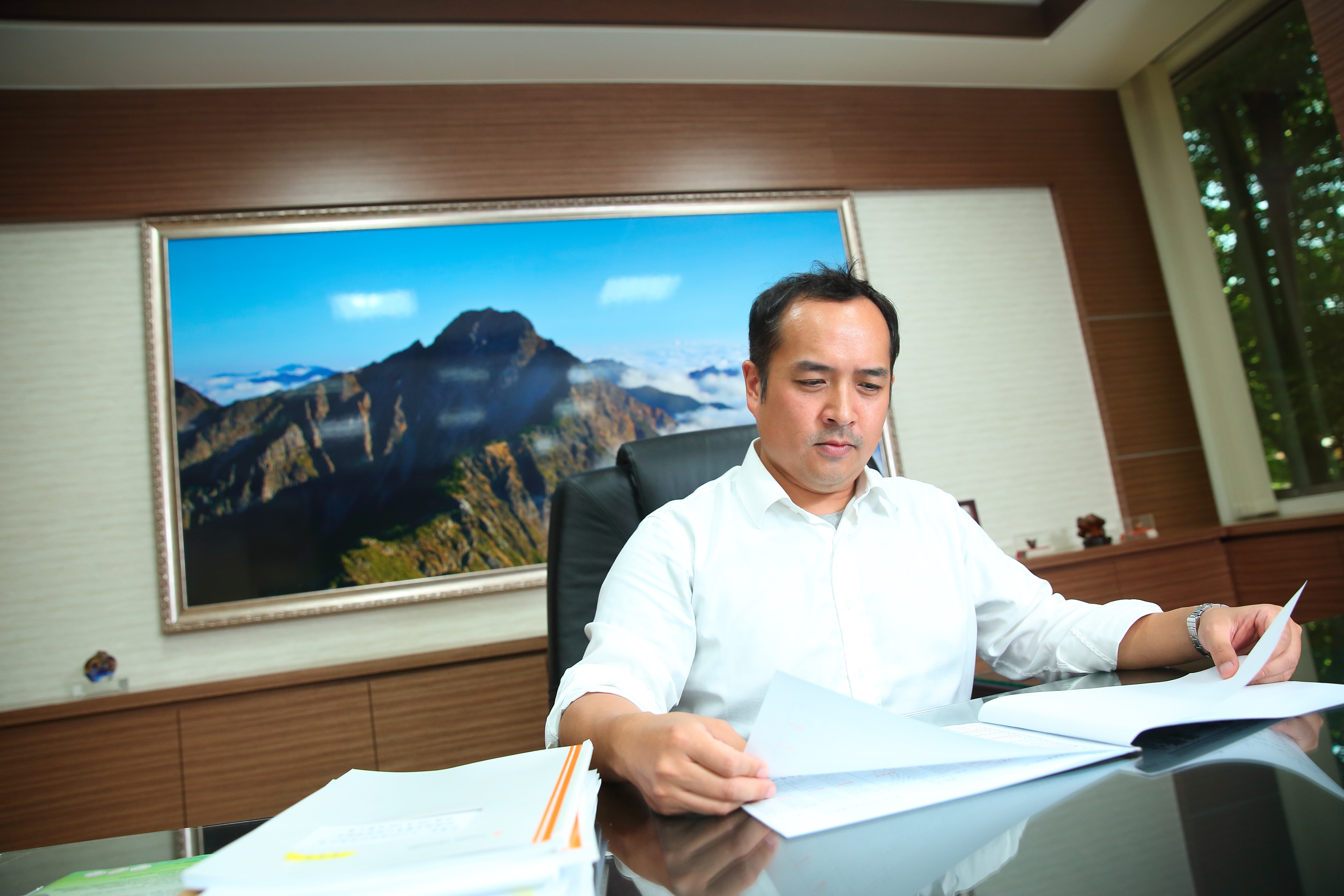 陳冠翰去年6月接下愛之味董座大位，近期隨著哥哥們的腳步完成人生大事。