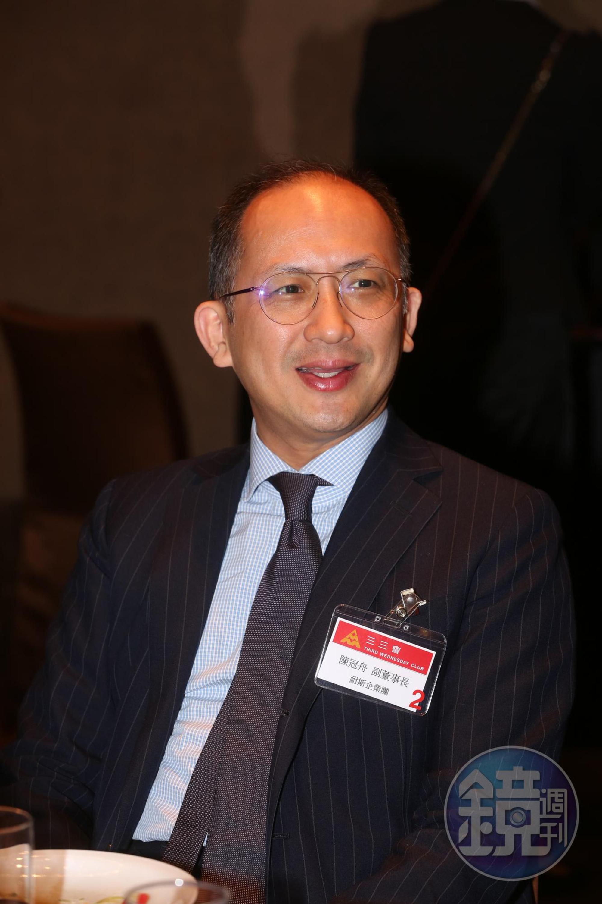 陳冠舟是國票金董事,15年前與華泰王子飯店董事長陳天貴次女陳貞穎結婚。