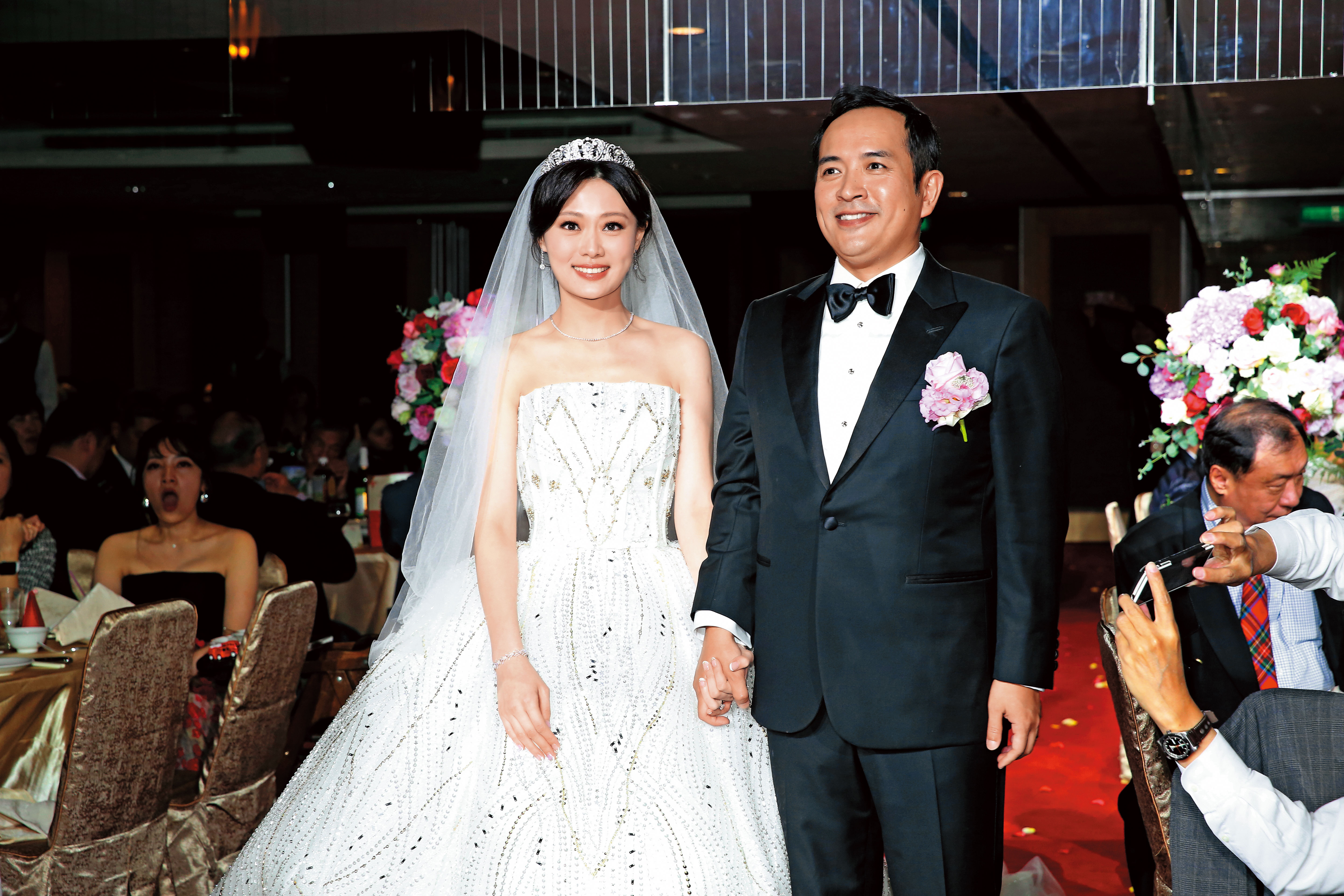 愛之味董座陳冠翰（右）結束單身漢生涯，情定國民黨主席吳敦義外甥女李莉（左）。