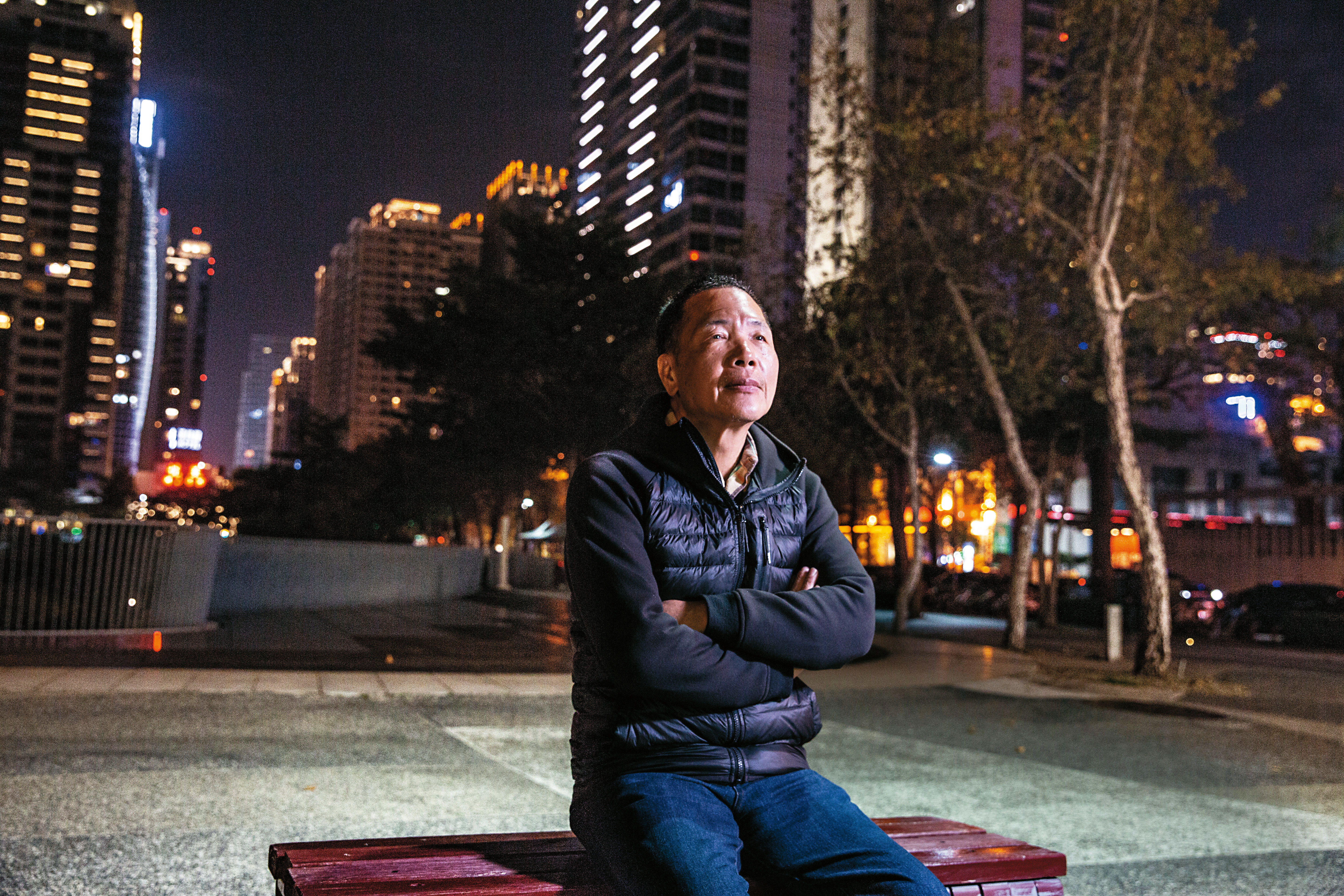 黃永興回顧過往開酒店的日子，錢財左手進右手出，倒不如現在過著簡單的生活。