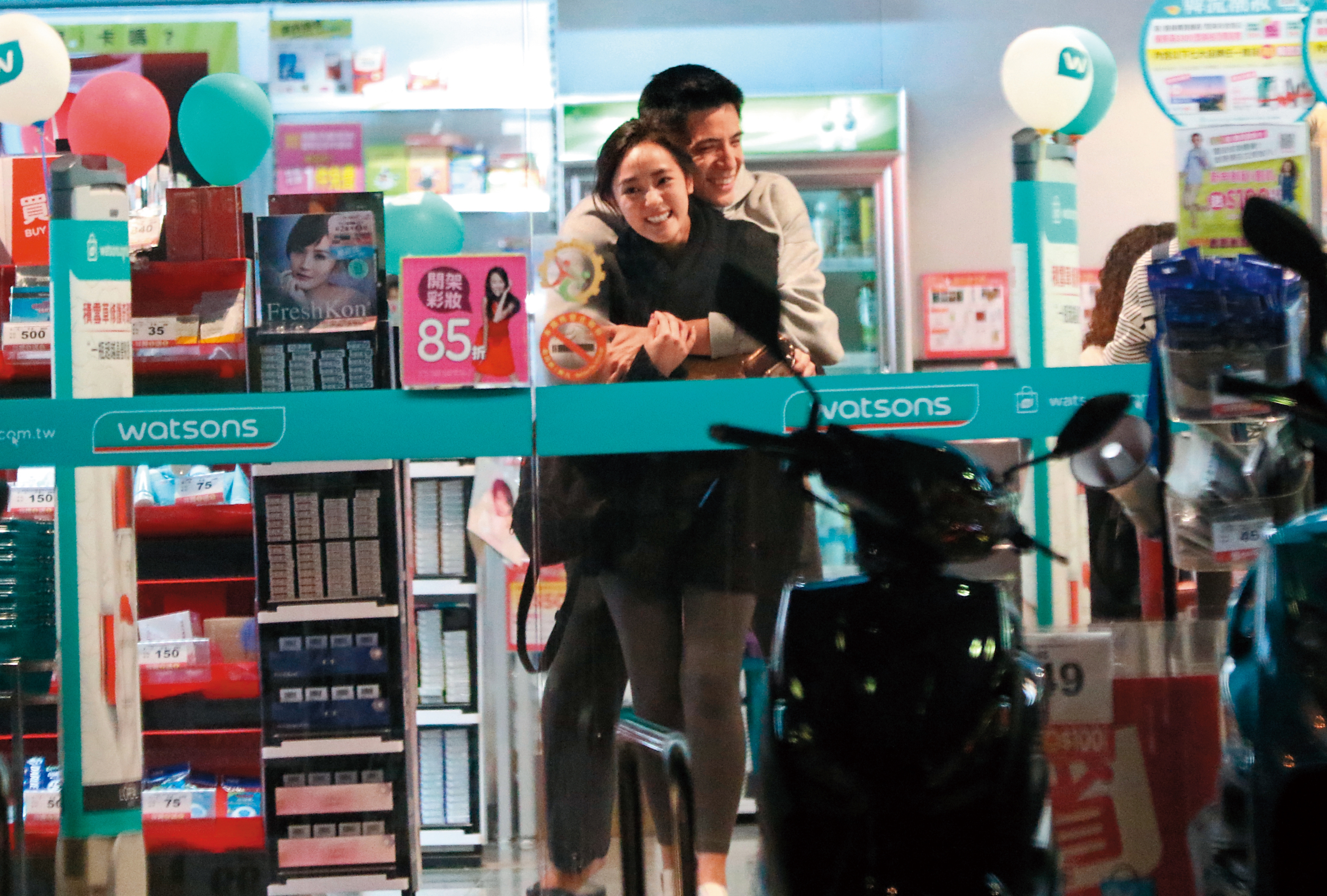 王淨、林柏叡的激情畫面堪稱去年經典，兩人在公園就已前戲做好做滿。