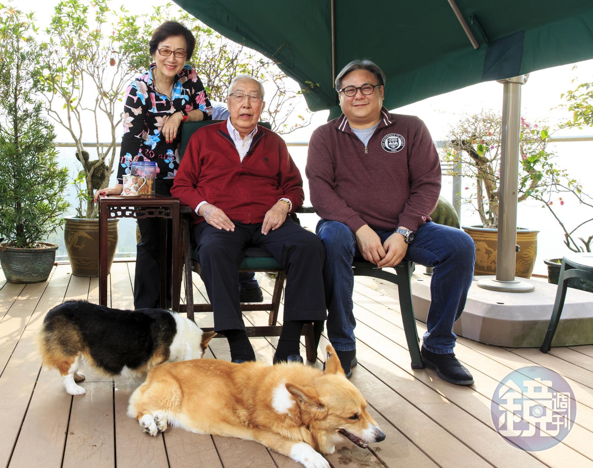 榮鴻慶接受本刊專訪，他在香港宅邸首度對外曝光。