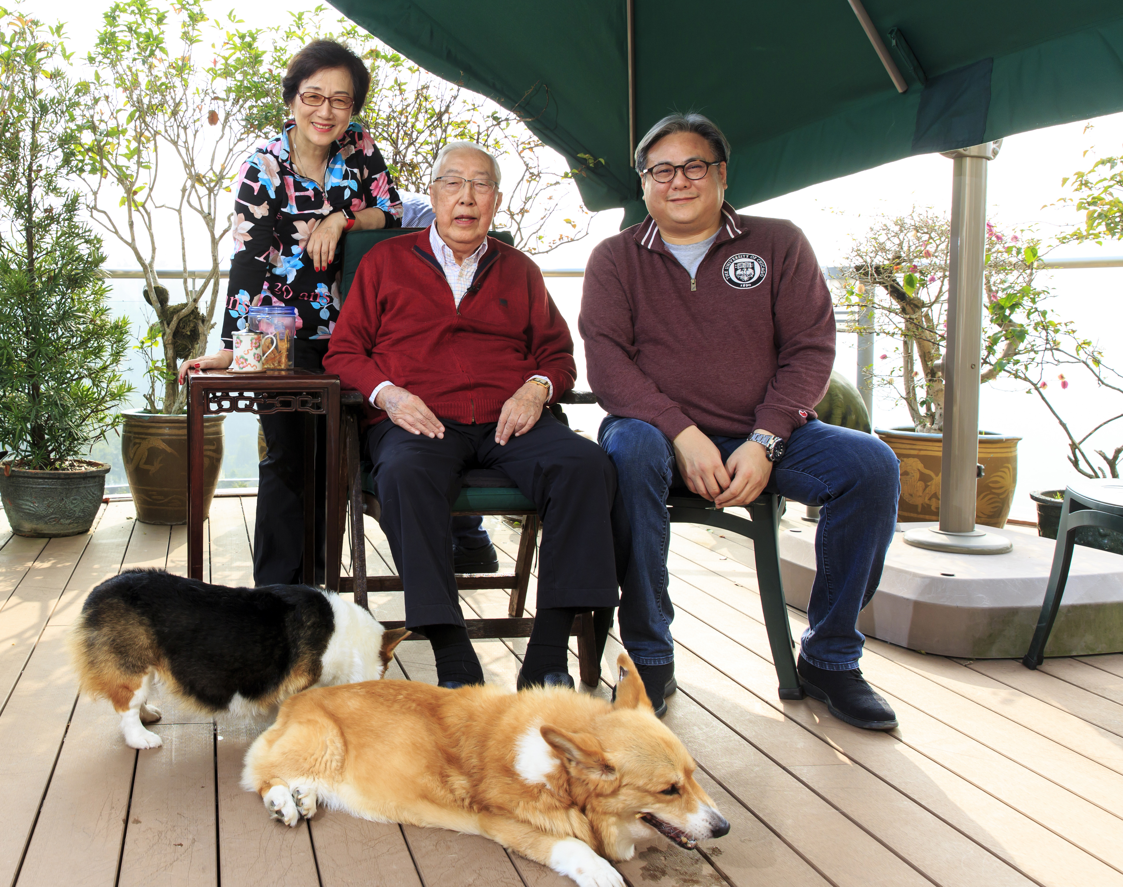 榮鴻慶接受本刊專訪，他在香港宅邸首度對外曝光。