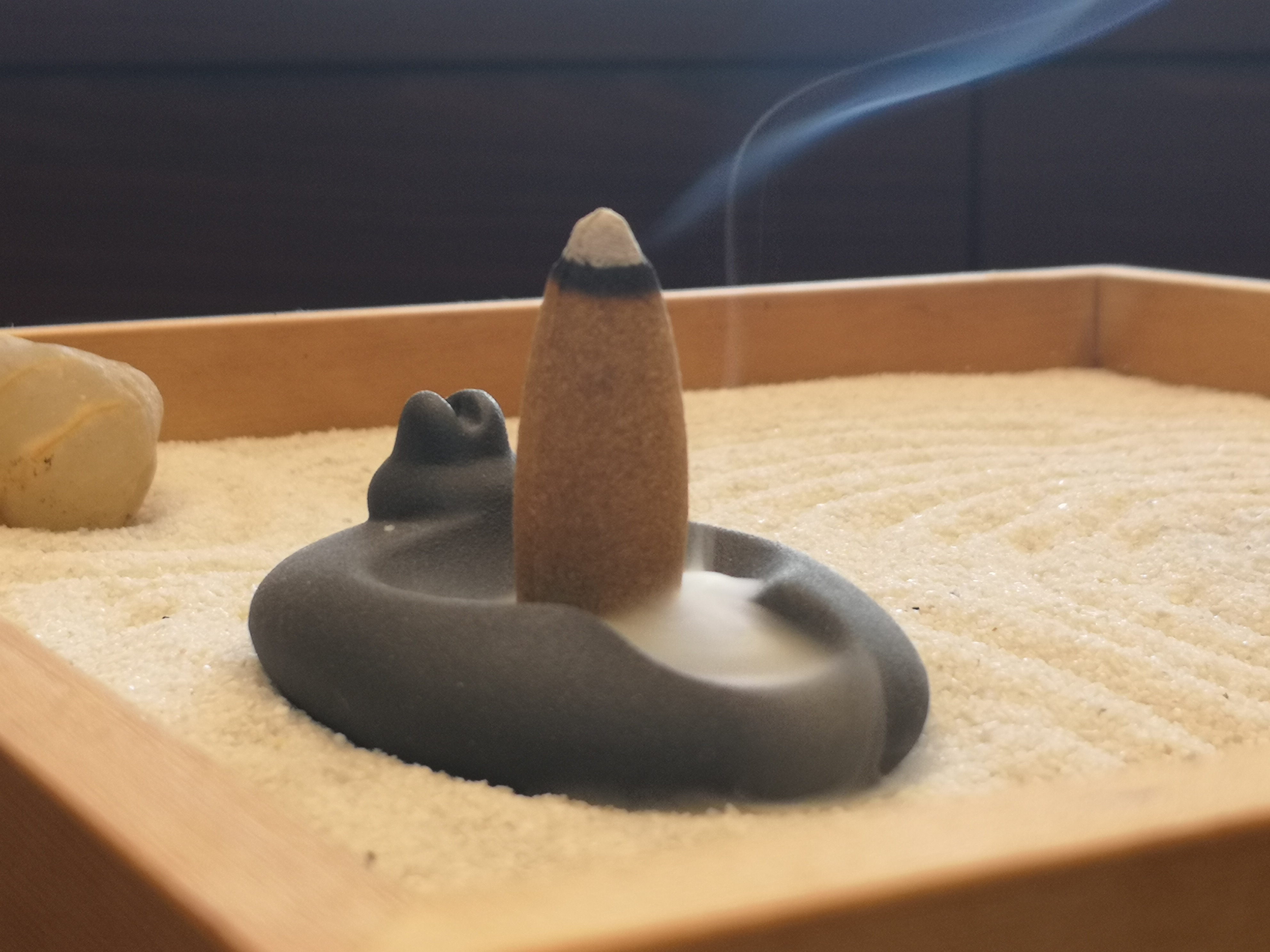 結合西洋香草的迷迭香、薰衣草等製成的「香塔」，讓品香成為一種生活情趣。（80元起／9g）