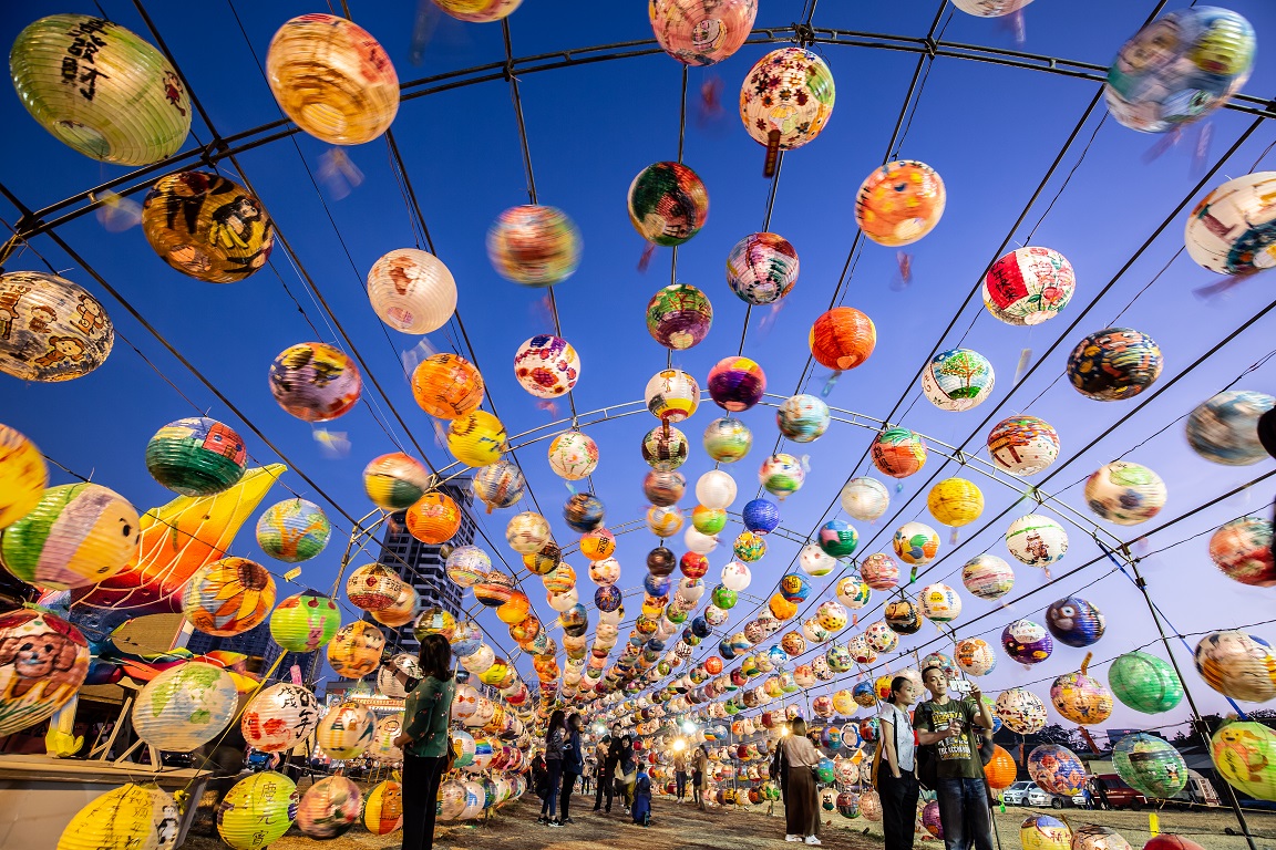 經過特殊設計的燈籠，大約會有1,200顆燈籠展出，都是透過評選後的作品。