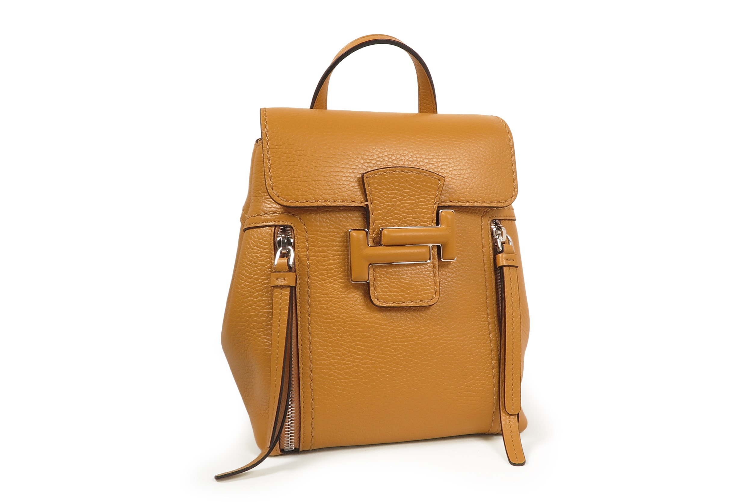 TOD'S Double T駝色牛皮後背包。NT52,500(TOD’S提供)