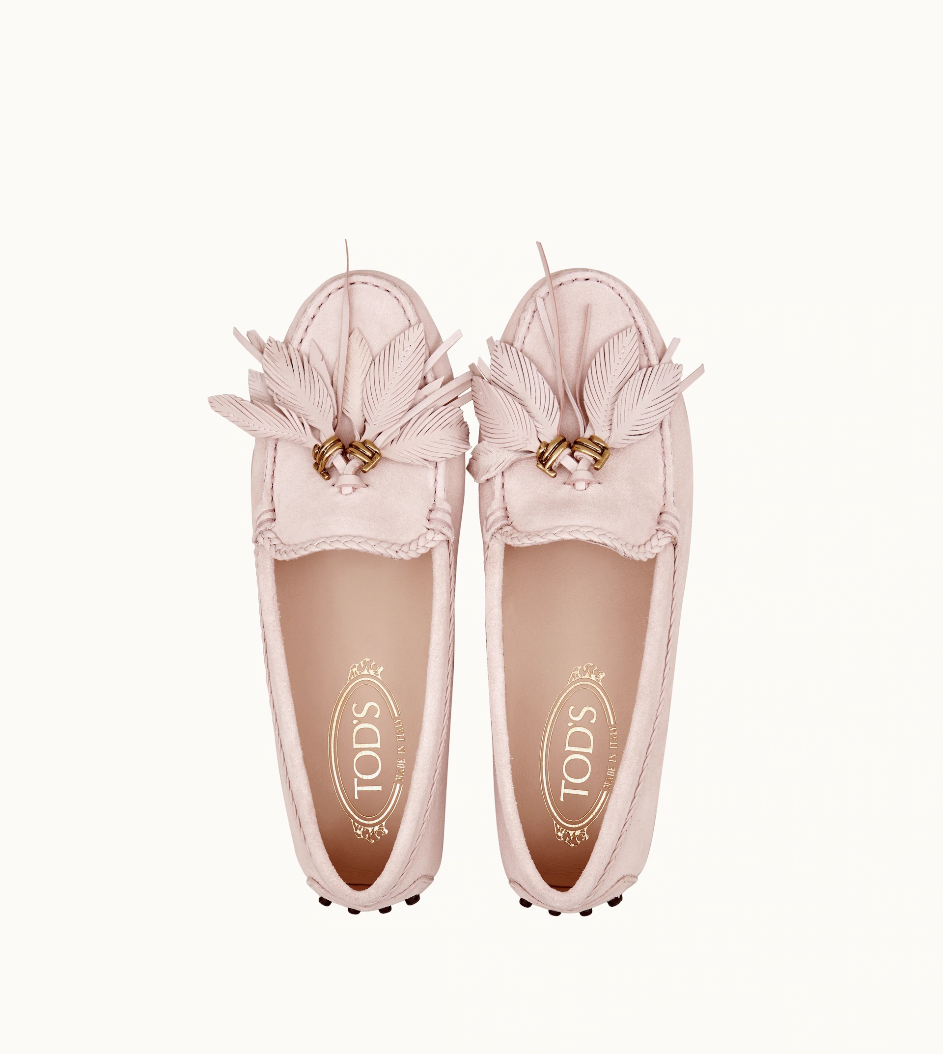 TOD'S粉色羽毛綴飾女士豆豆鞋。NT$23,100 (TOD’S提供)