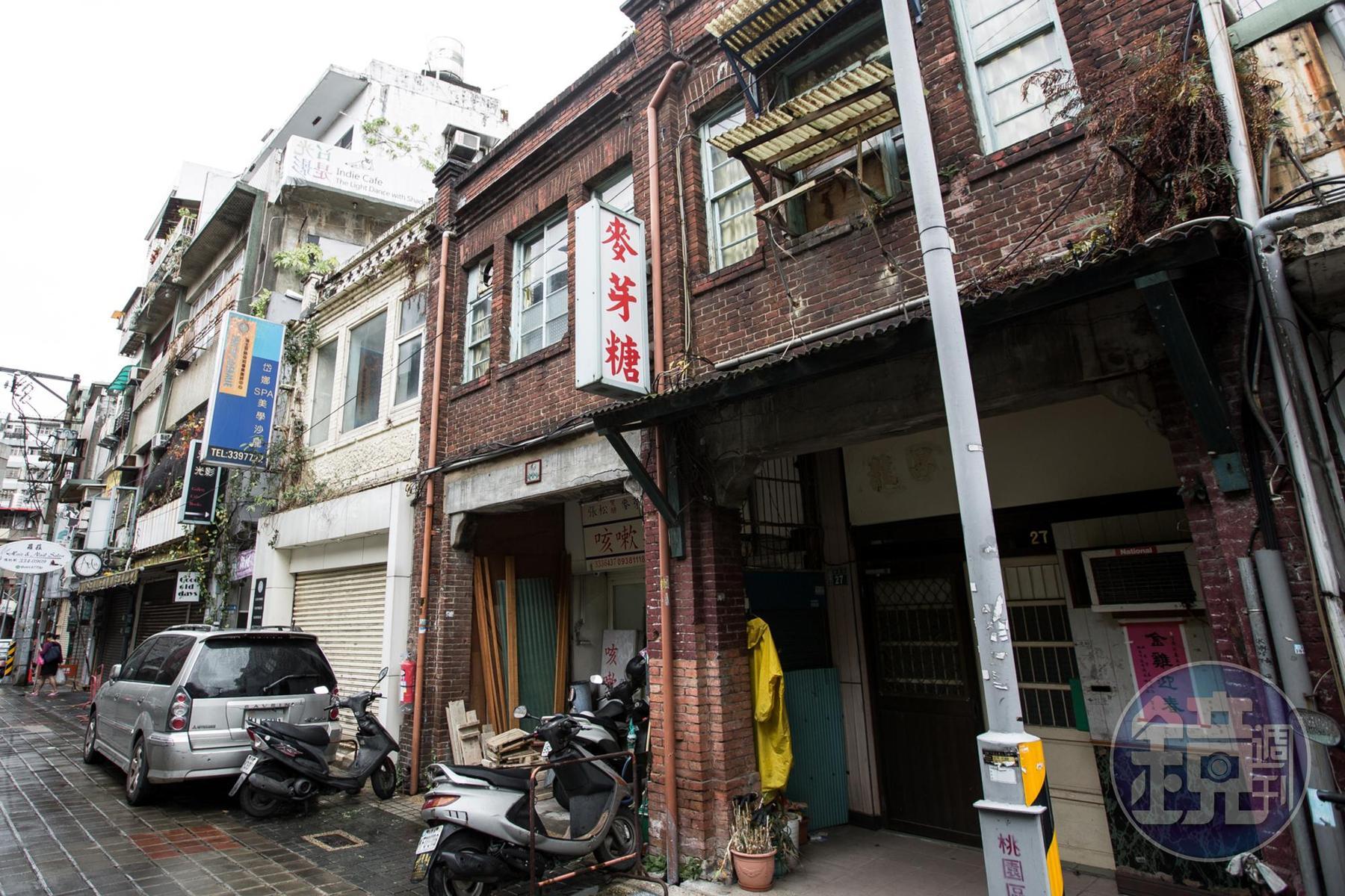 張家古厝已有百年歷史，外觀上看得出斑駁痕跡。