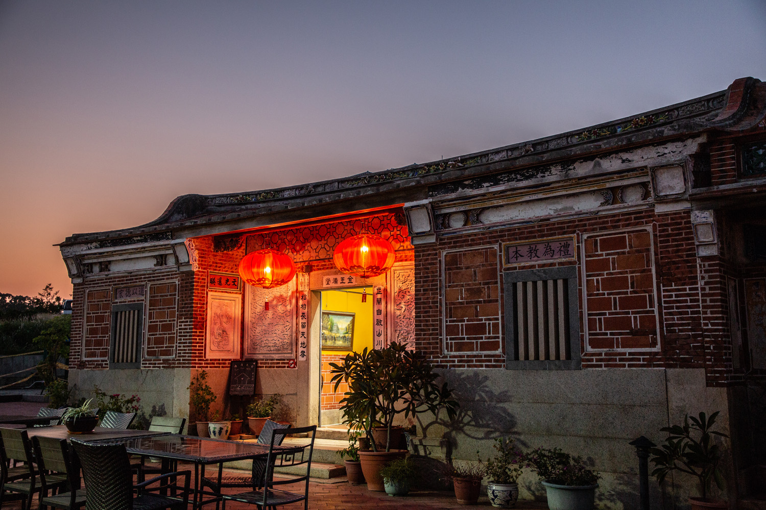 在返鄉遊子與建築師的合力考究下，「慢漫民宿夢想館」成為金門古厝修復的模範。