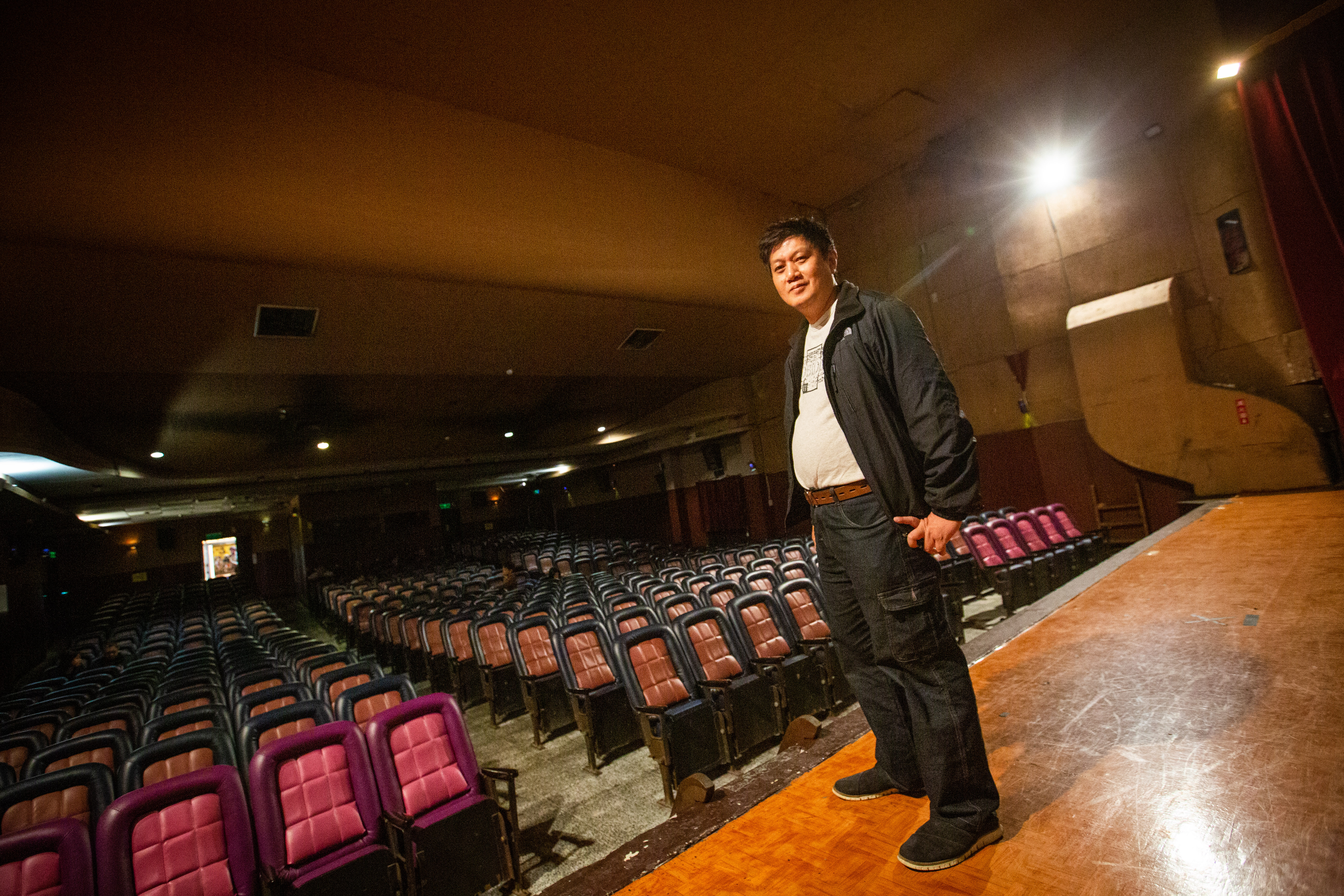 全美戲院經理吳俊誠自小在戲院長大。