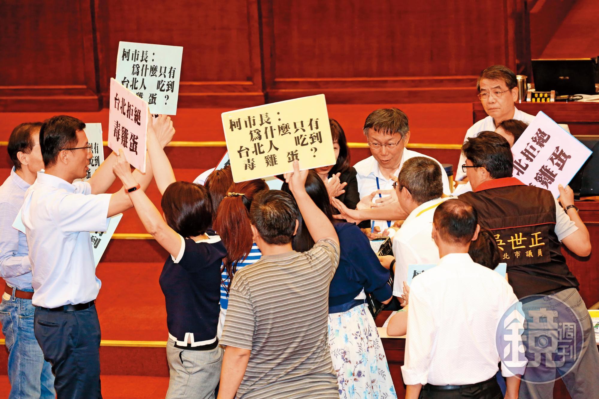 柯文哲宣布參選總統時機點，最快要等台北市議會總質詢結束，也就是今年6月之後。