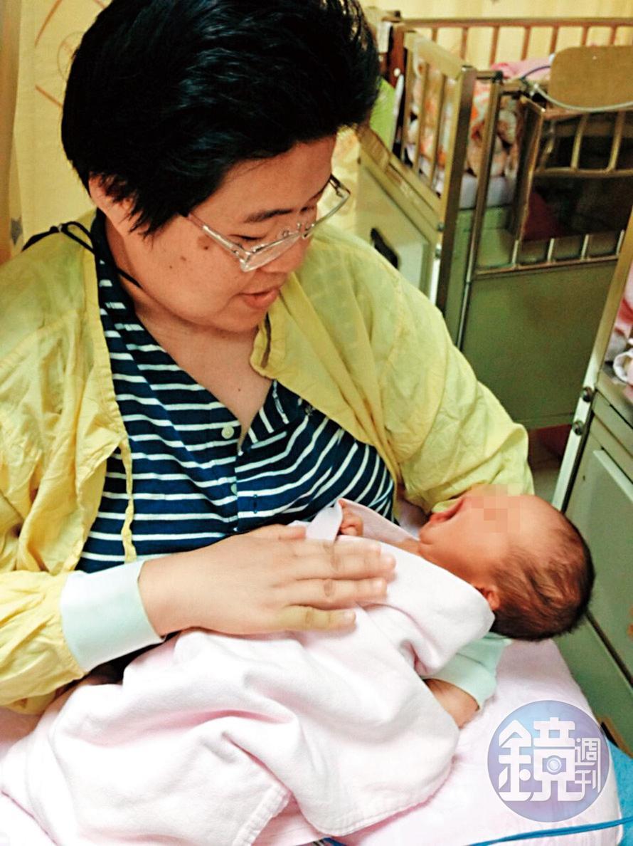 Peko產下大寶後，因大量出血休克，伴侶卻無法簽署緊急醫療同意書。（讀者提供）