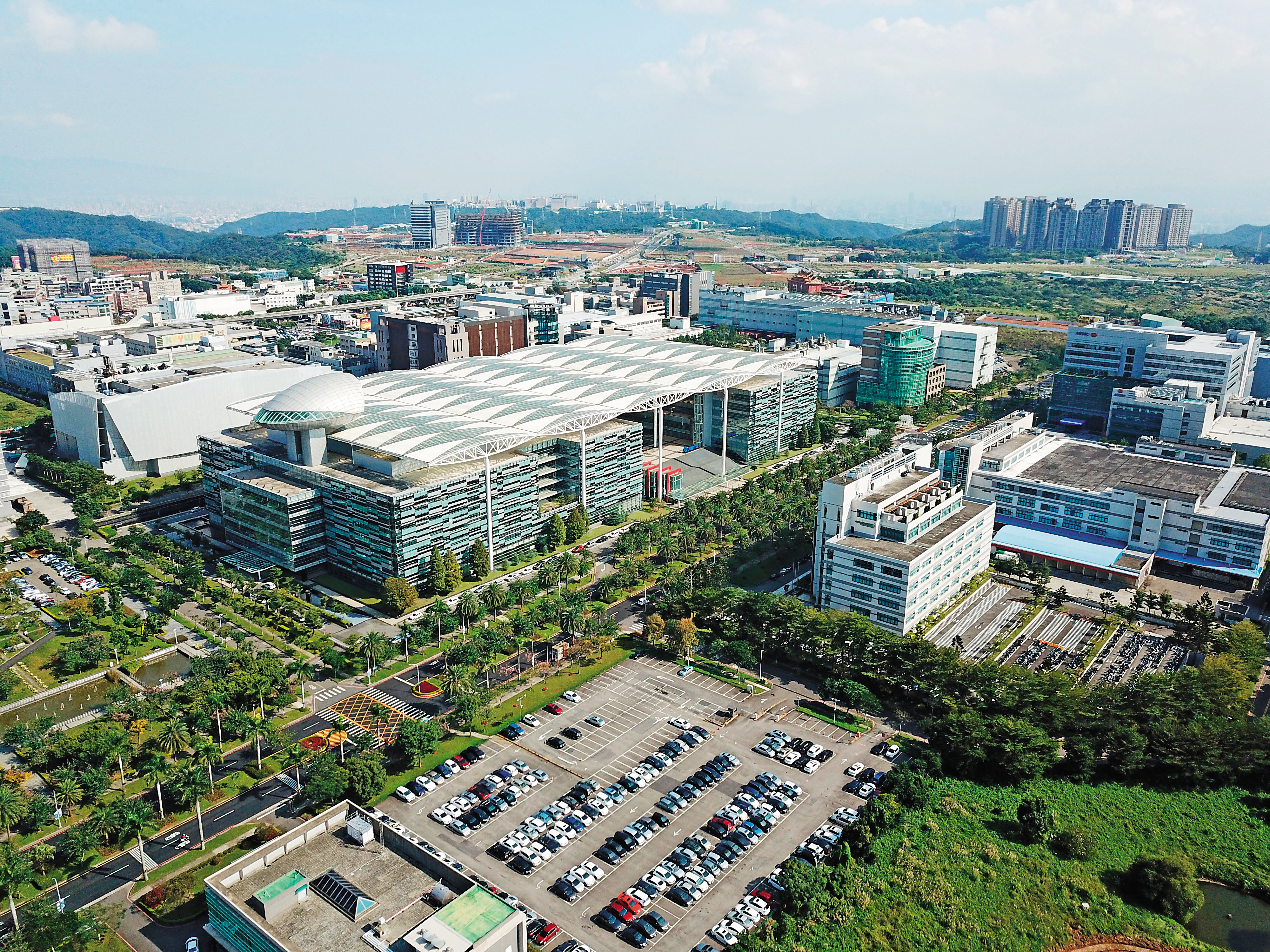 台商海外積累資產估計超過十兆元，政府應盡速引資參與經濟轉型，創造下一代幸福。