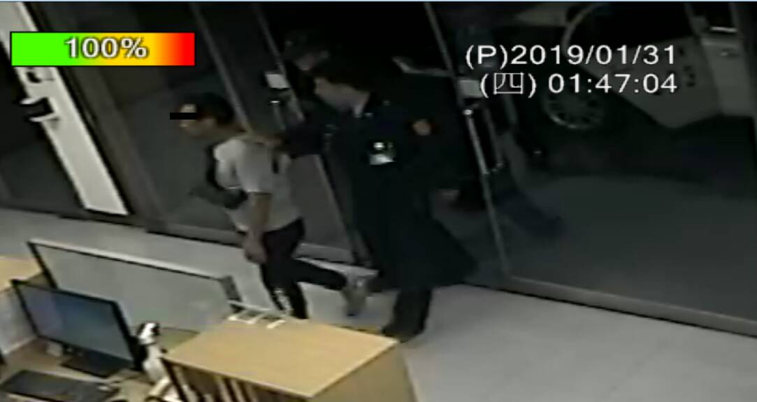 林男自知法網難逃，向警方投案。（翻攝畫面）