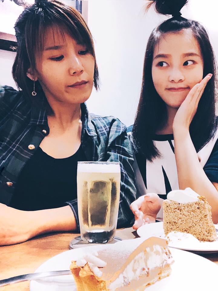 李佳薇和李佳歡這對姊妹先後以選秀節目出道。（翻攝自李佳歡臉書）