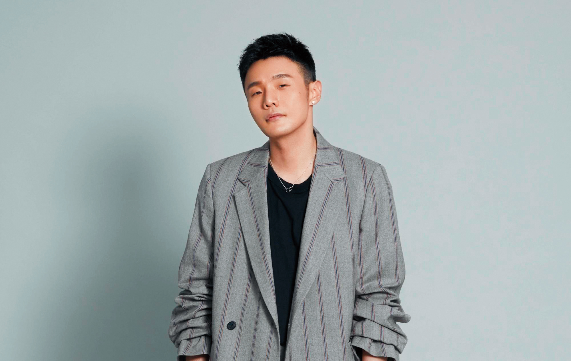 李榮浩與楊丞琳的戀情曝光後，陸瑤的友人隨即在微博開罵李劈腿，媒體也曾直擊陸瑤憔悴地出現在台北練舞及參加法會。（本刊資料照）