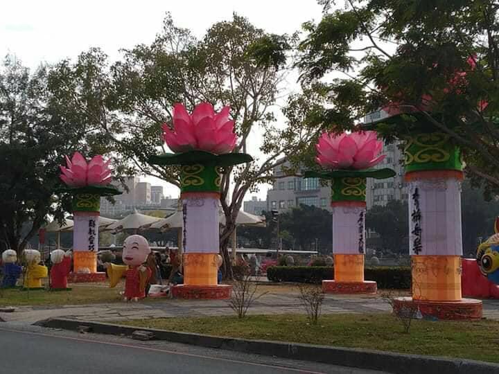 高雄燈會展區曝光,卻被網友吐槽。(翻攝只是堵藍臉書粉絲頁)