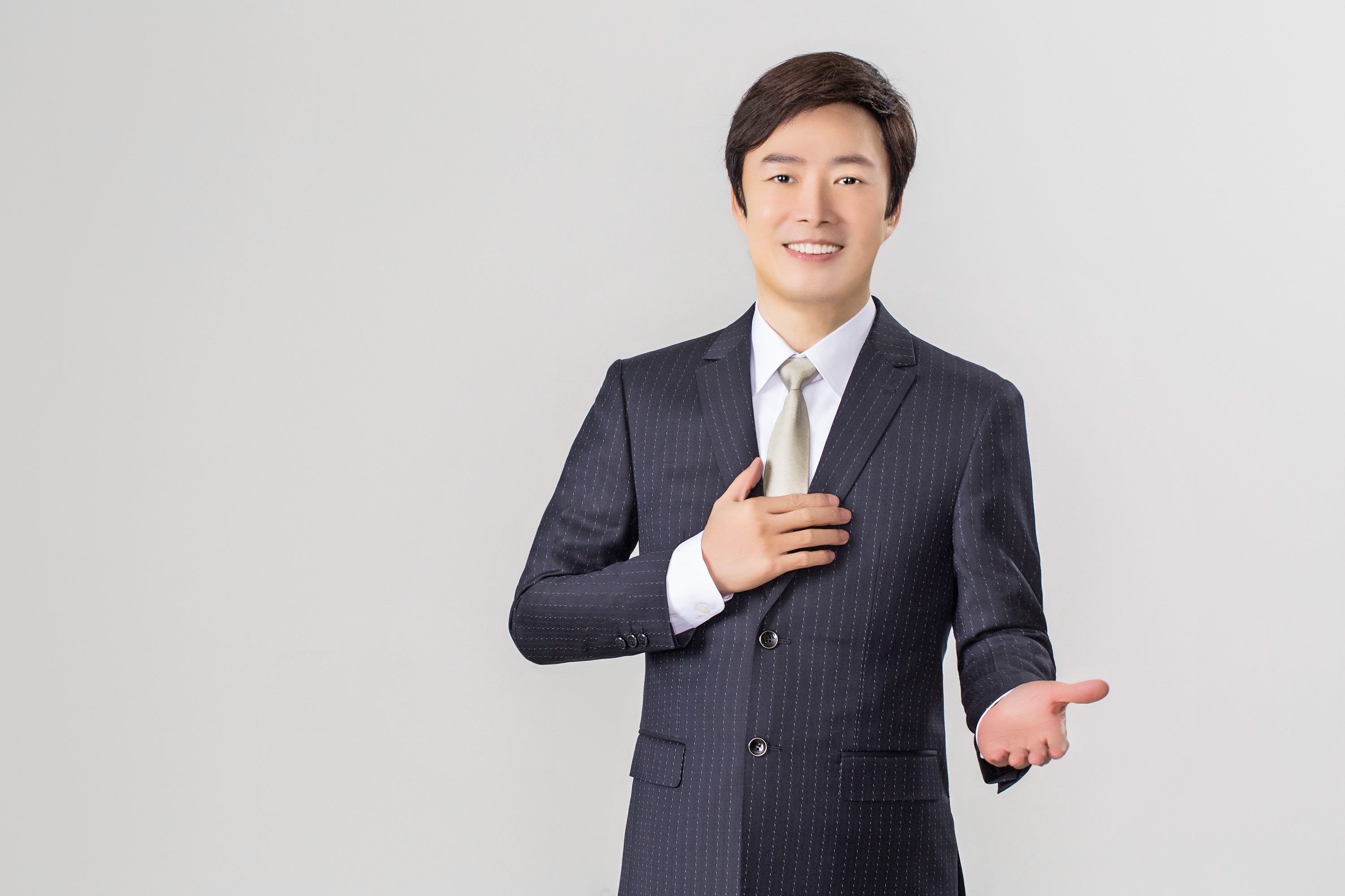 費玉清的告別演唱會將在大年初四、初五登場，小哥農曆年不打烊持續彩排備戰。（寬宏藝術提供）