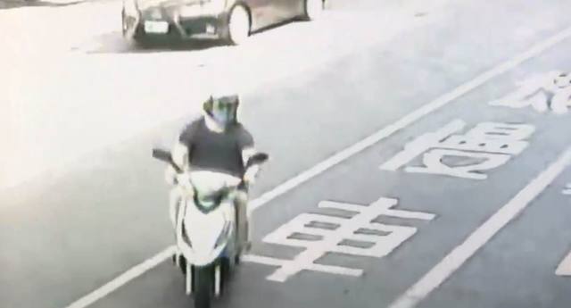 吳嫌勒斃女友，隔天騎機車到賣場購買滅證物品。（警方提供）