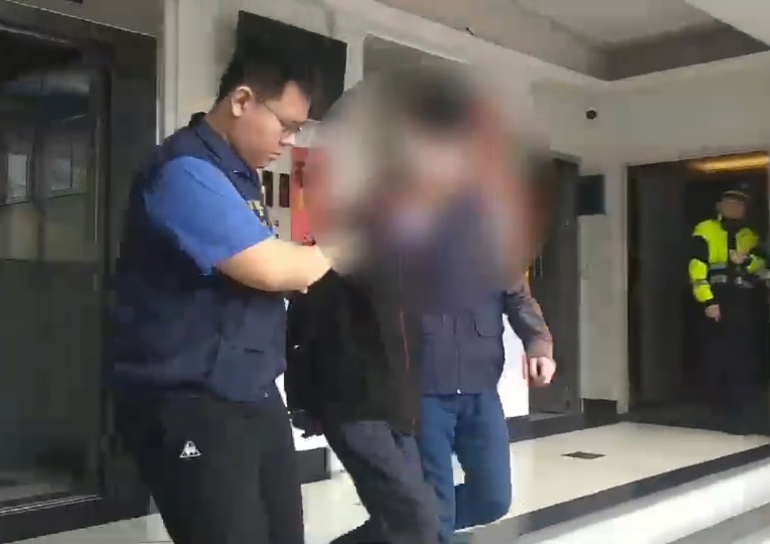 許男疑因喝酒而與前妻起衝突，竟意圖縱火燒屋。（翻攝畫面）