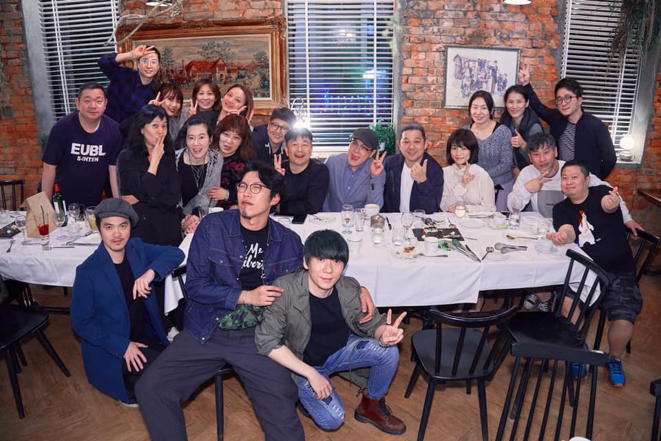 張信哲日前舉辦尾牙，以法式私廚犒賞潮水音樂和團隊。（潮水音樂提供）