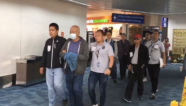 曾是台灣職棒號稱「最強陣容」雨刷集團的幕後金主吳健保。（菲律賓移民局人員提供）