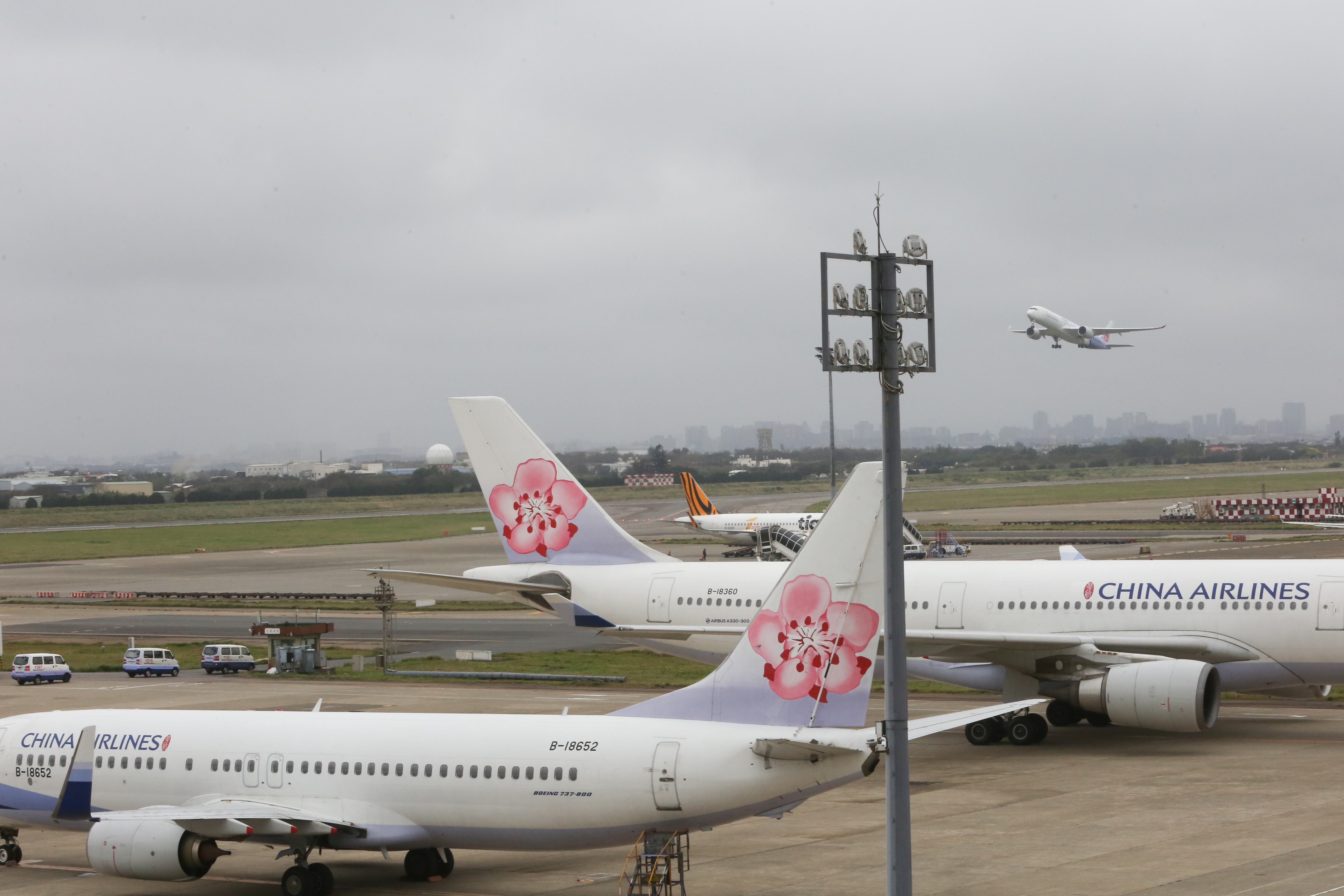 機師工會華航分會宣布，自2月8日凌晨6時起開始罷工。