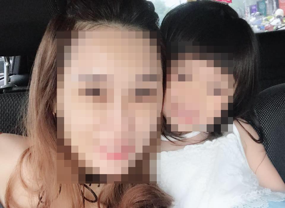女童與母親合影,母親控訴孩子的生父是人渣。(翻攝自女童母親臉書)