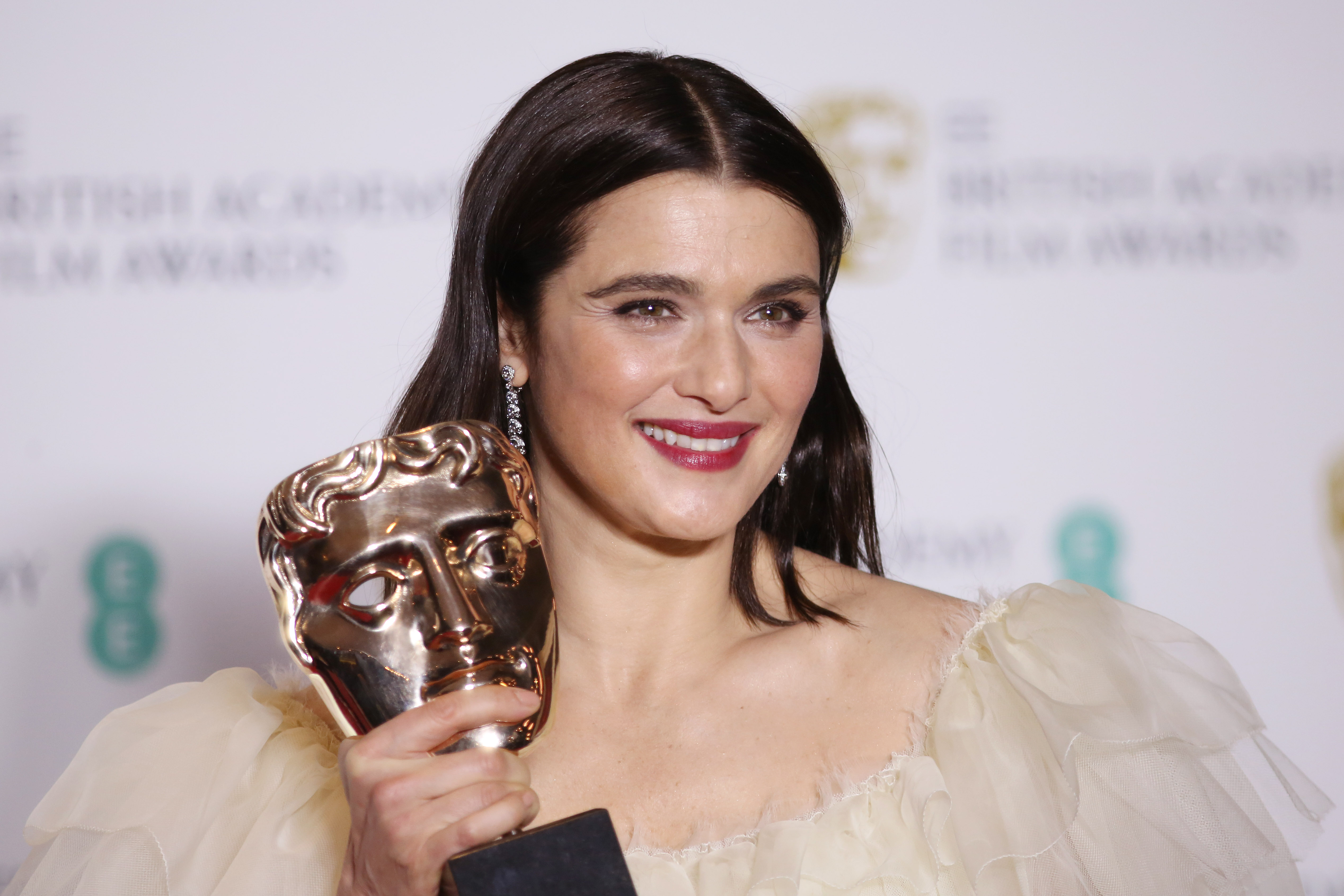 「007嫂」瑞秋懷茲擊敗艾瑪史東、艾美亞當斯等女星，拿下英奧最佳女配角獎。（東方IC）