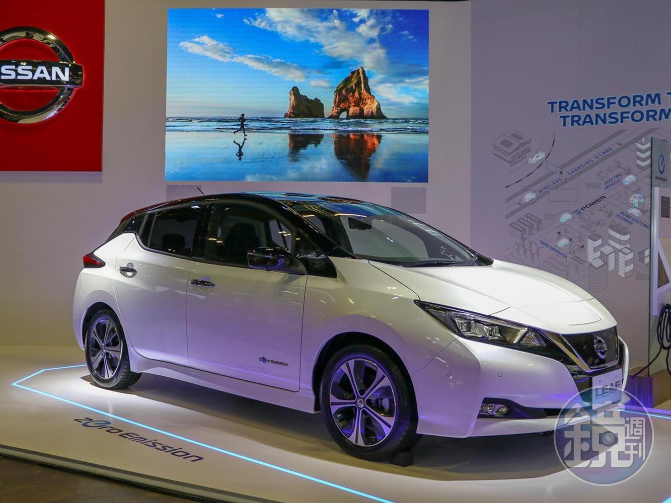 NISSAN LEAF。