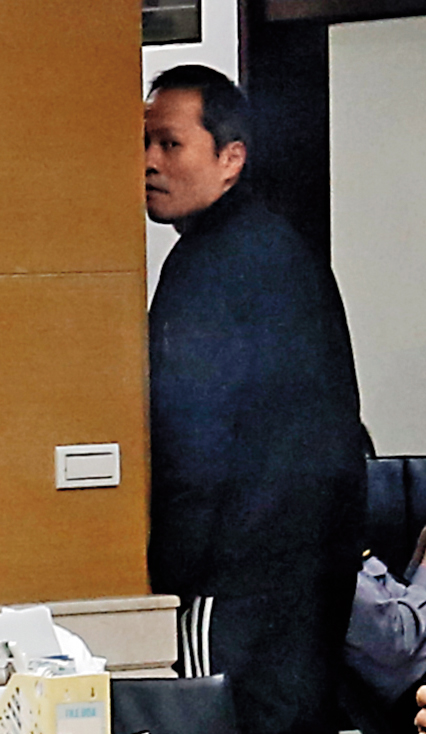 王博諒曾同時擔任捷泰、聯光通及振維董座，作證後被請回。