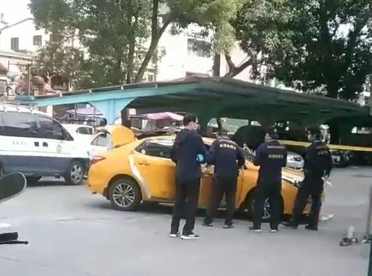 高雄橋頭發生小黃司機身中4槍倒臥血泊，計程車則是在2公里外糖廠附近被尋獲。（警方提供）