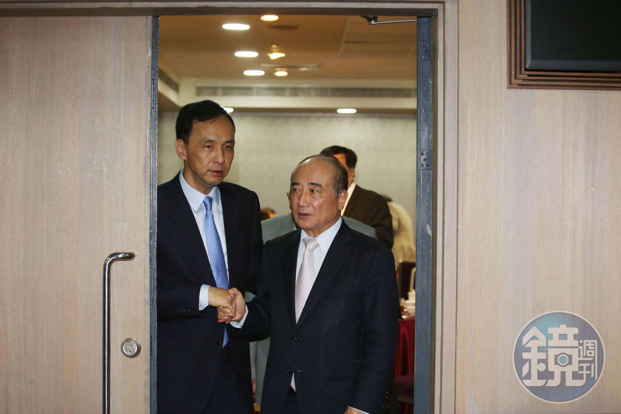 王金平透露2015年國民黨內決定換柱時，朱立倫曾邀他接受徵召擔任總統候選人。