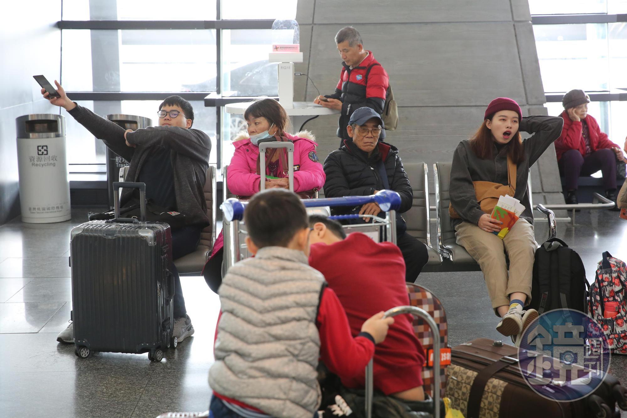 旅客受華航罷工影響，食宿、交通額外多了一筆支出。