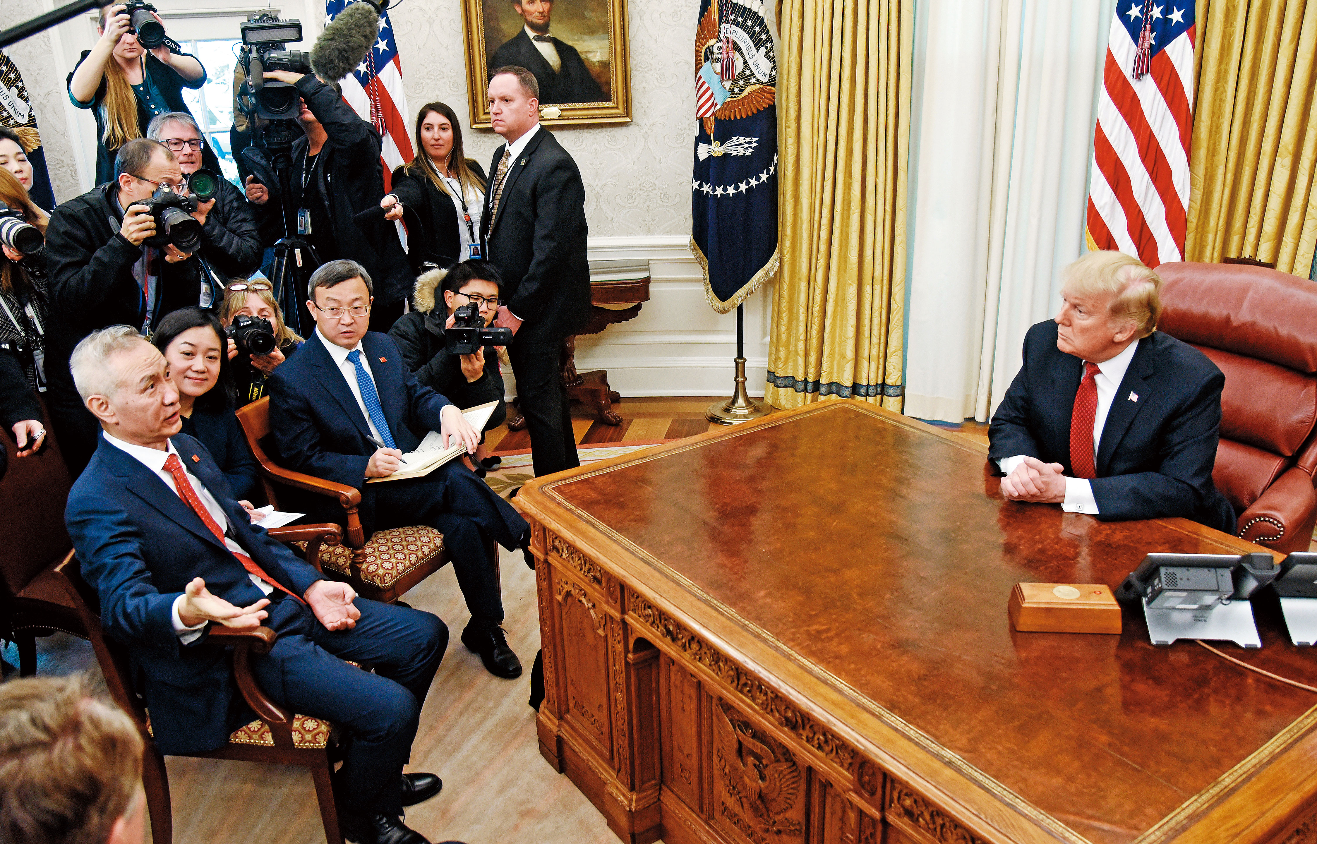 中國國務院副總理劉鶴繼一月底訪美後，本週續與美國貿易代表團協商中美貿易協議具體內容。（東方IC）