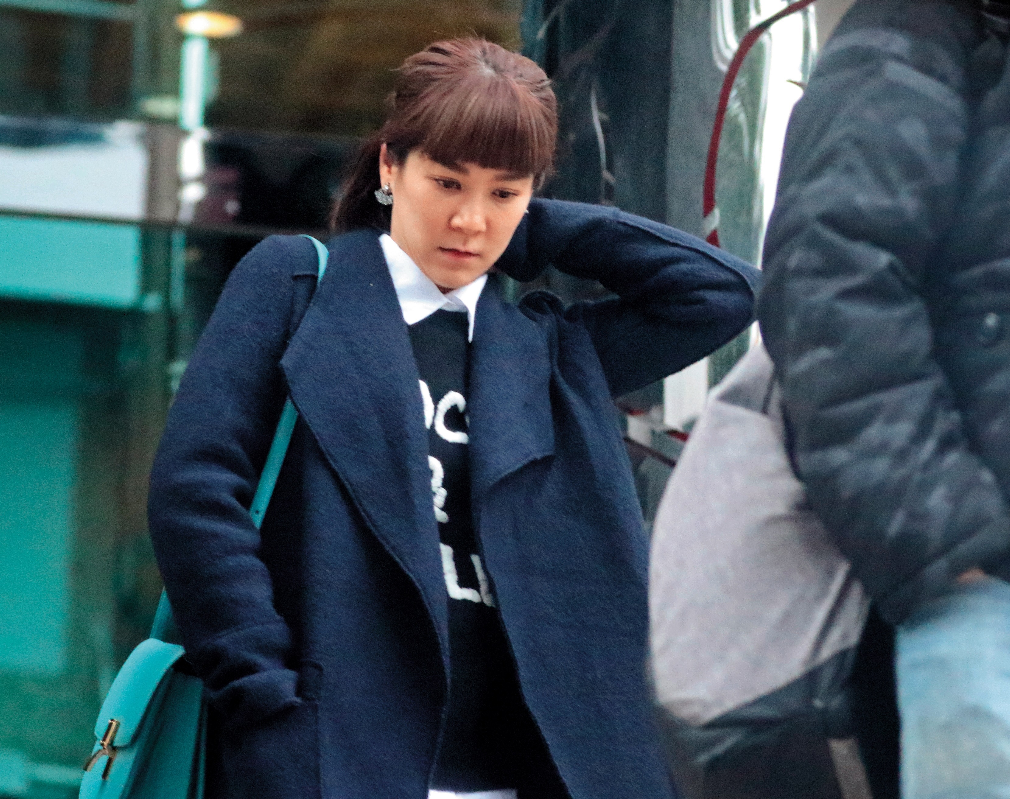 1月21日15：16，陸元琪經常自己上下通告，有股為母則強的風味。